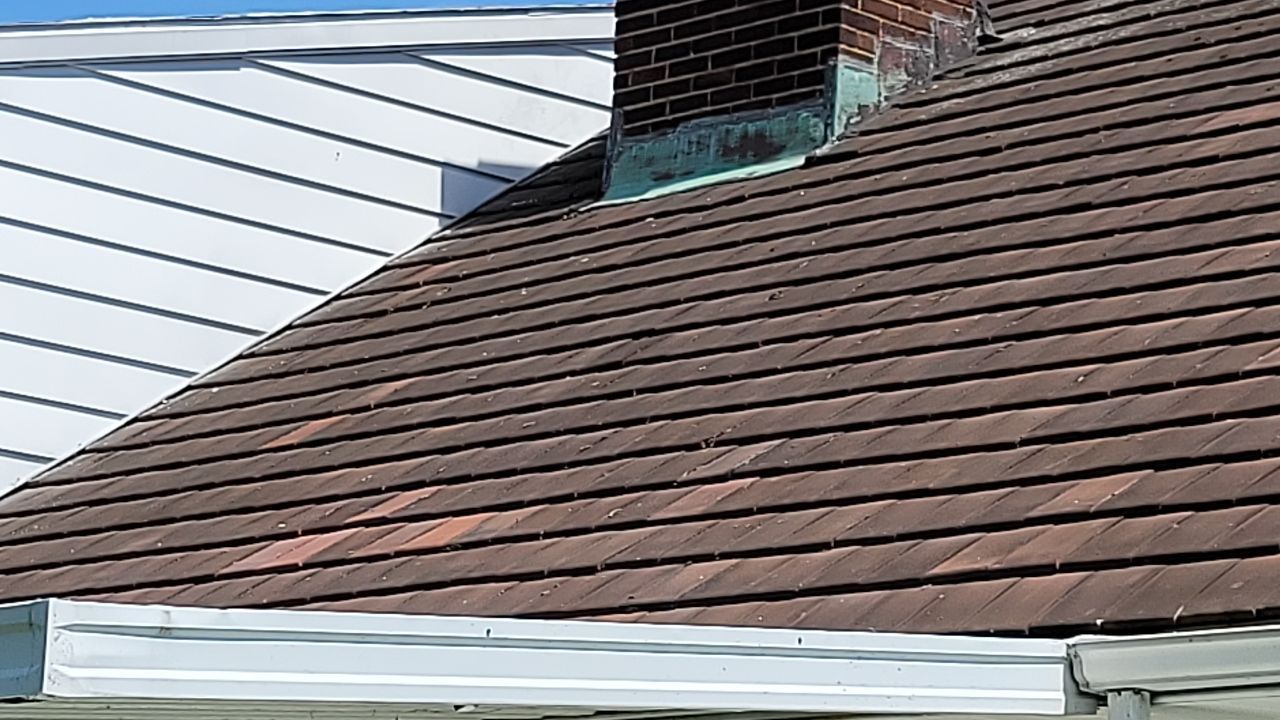 ATLAS PINNACLE COLOR: WEATHERED SHADOW DRIP EDGE: WHITE by Eagle Eye Roofing