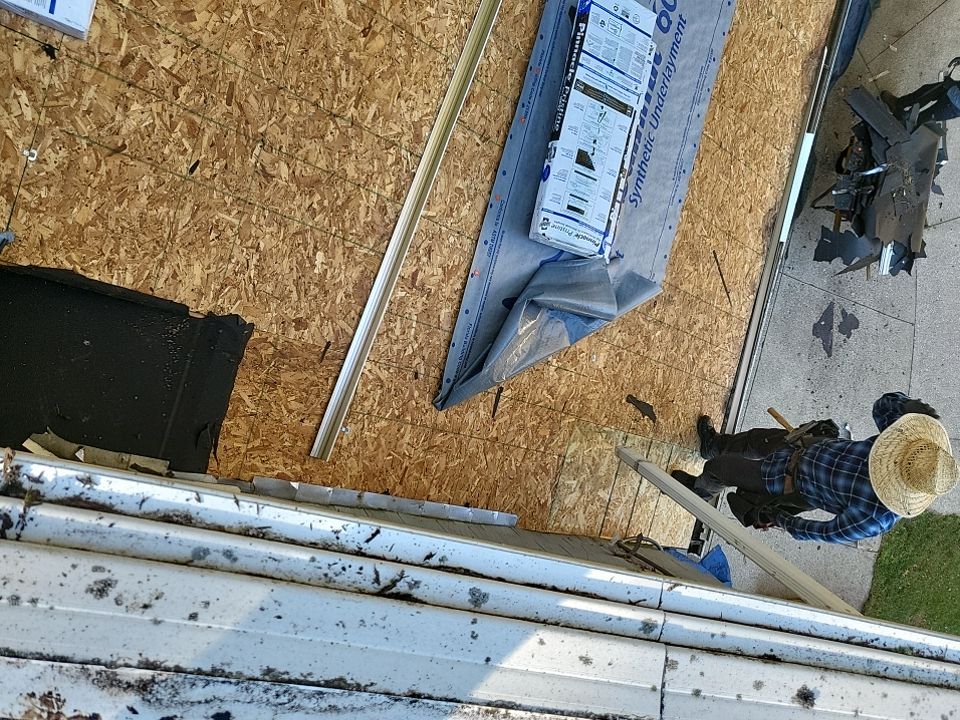 ATLAS PINNACLE COLOR: SCOTCHGARD BLACK DRIP EDGE: WHITE by Eagle Eye Roofing