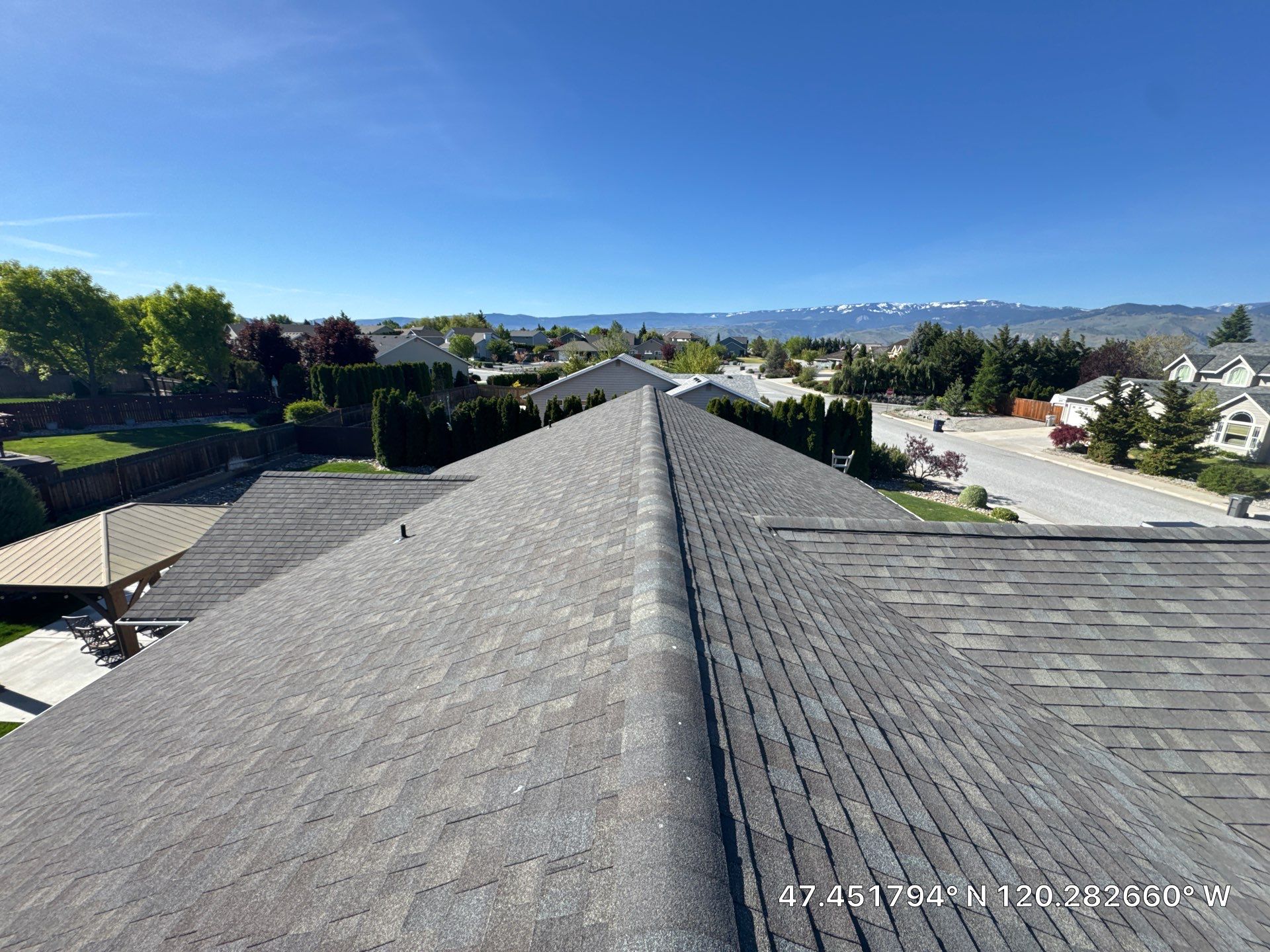 Full Residential Roof Replacement and Shingle Siding in East Wenatchee by Alpine Roofing