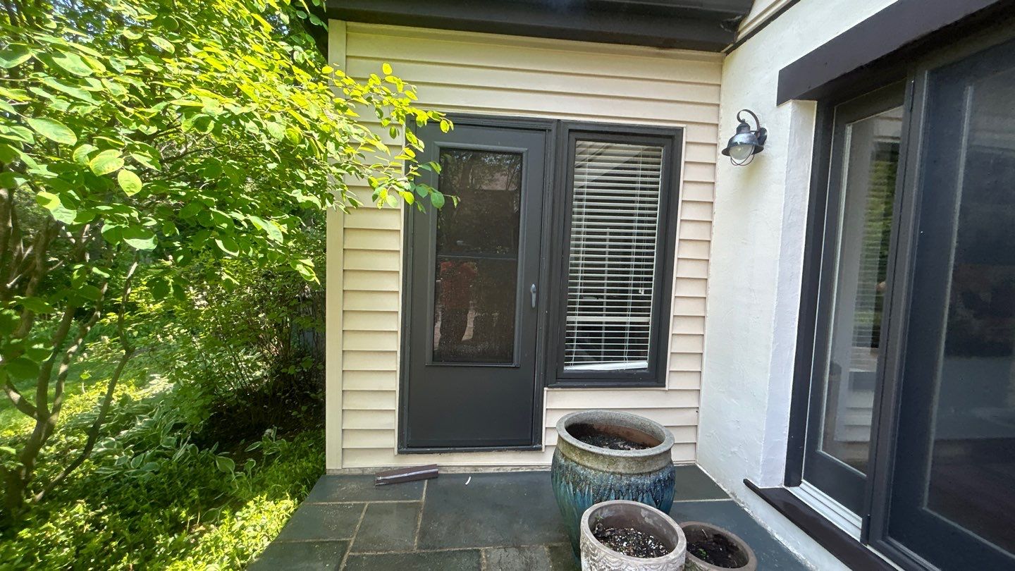 Highland Park,IL House washing  by Northern Power Washing LLC.