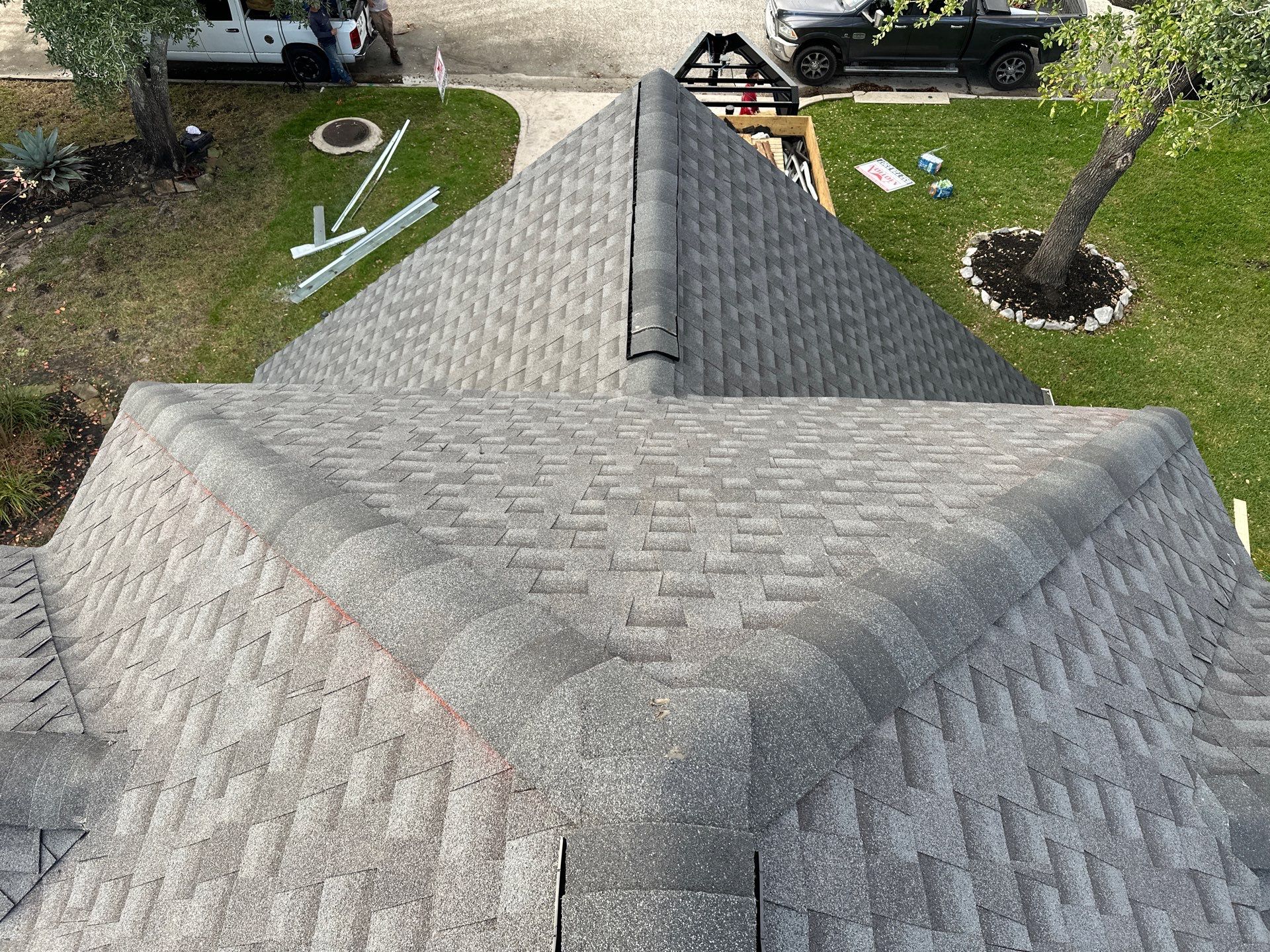 GAF HDZ CHARCOAL W/ PREMIUM RIDGE Z by Motion Roofing