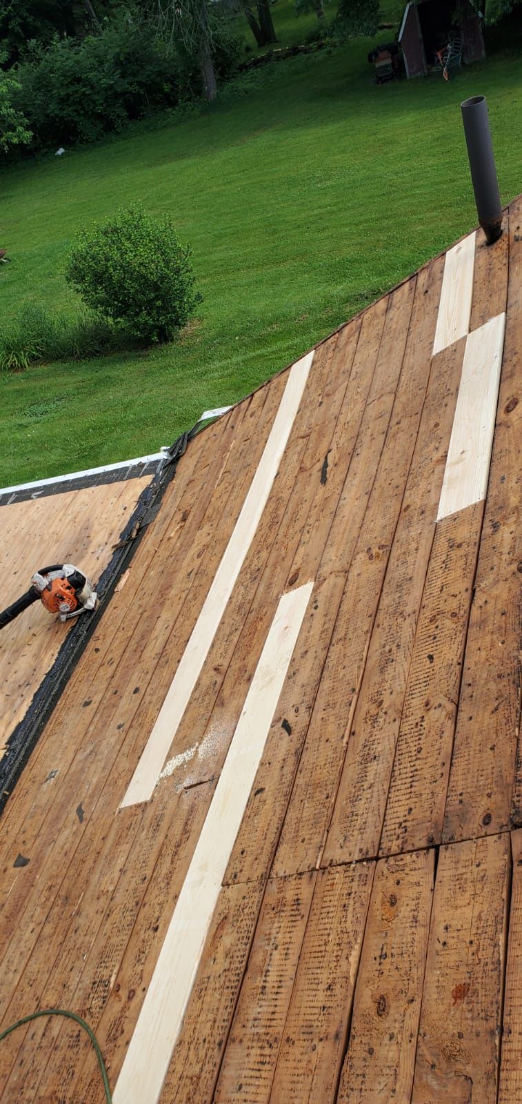 Atlas Pinnacle, Color, Oyster Shell, Drip Edge, Color, White by Eagle Eye Roofing