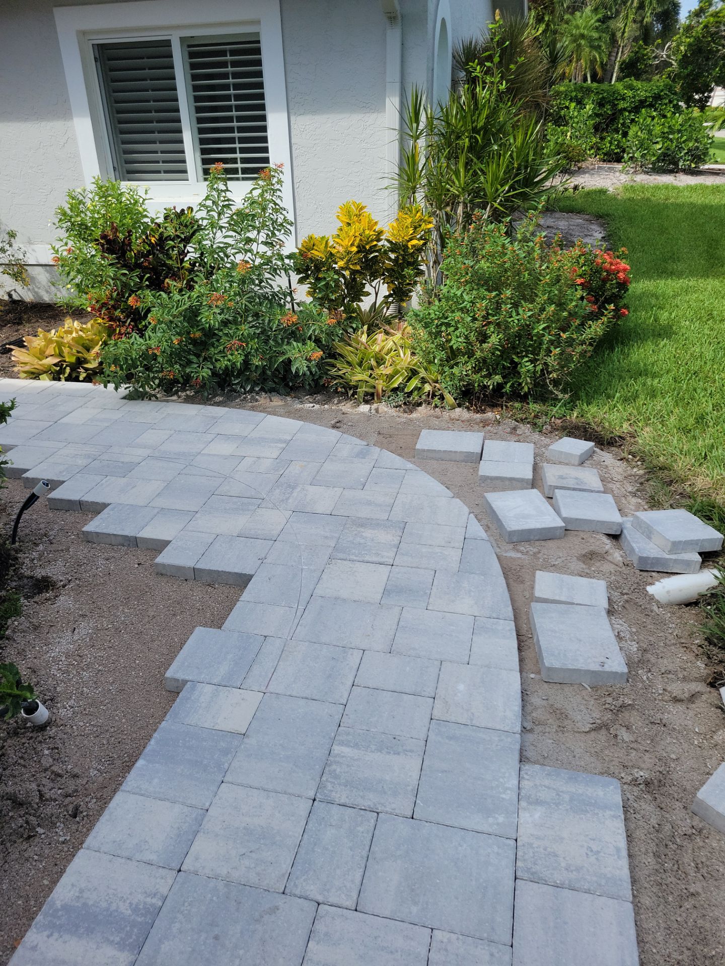 🌴 “Harbour Ridge Haven – A Tropical Revival by Alpha Zeta Landscapes” by Alpha Zeta Enterprises Inc