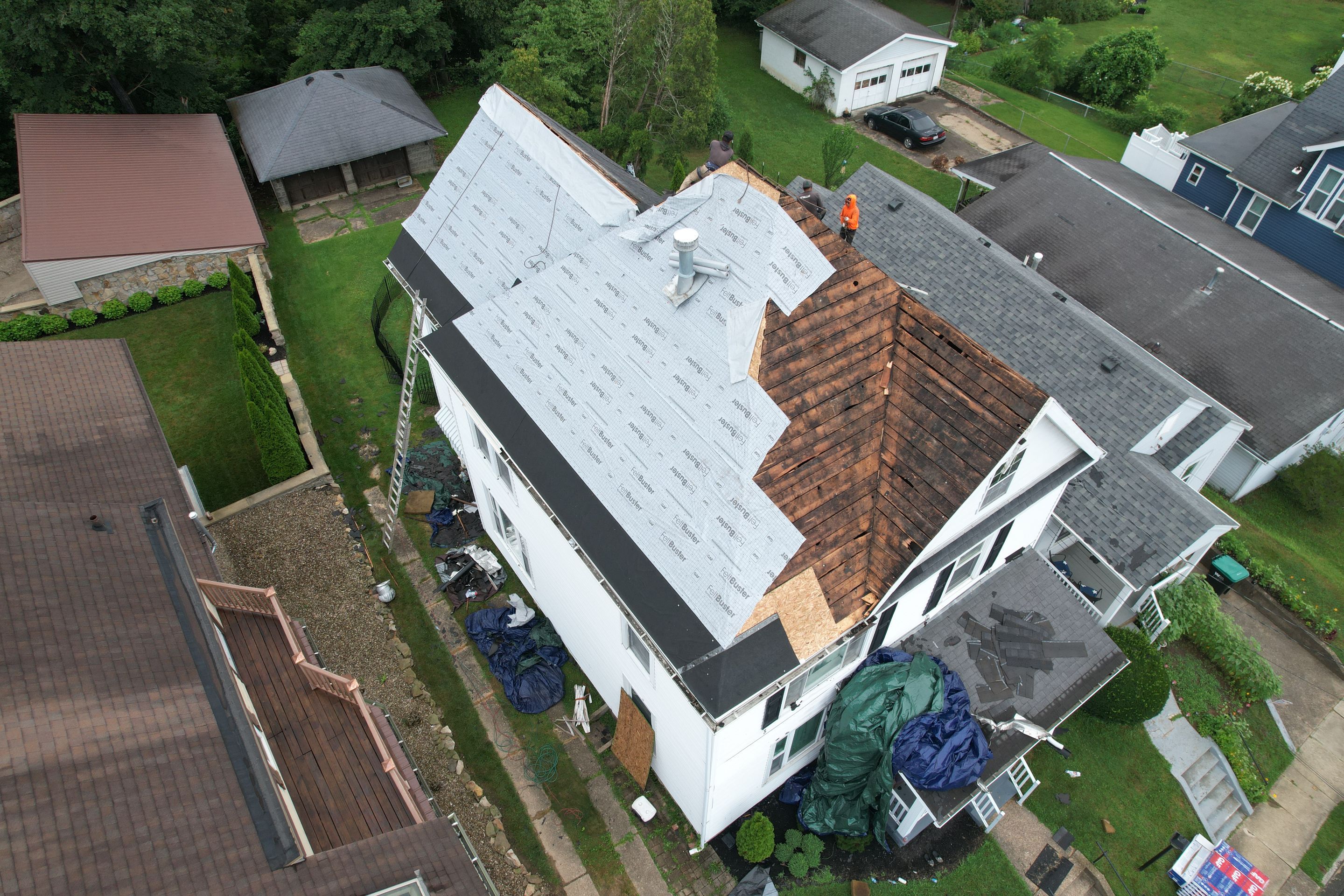 Residential Roofing Installation using GAF Timberline HDZ Charcoal by Rainstoppers Roofing