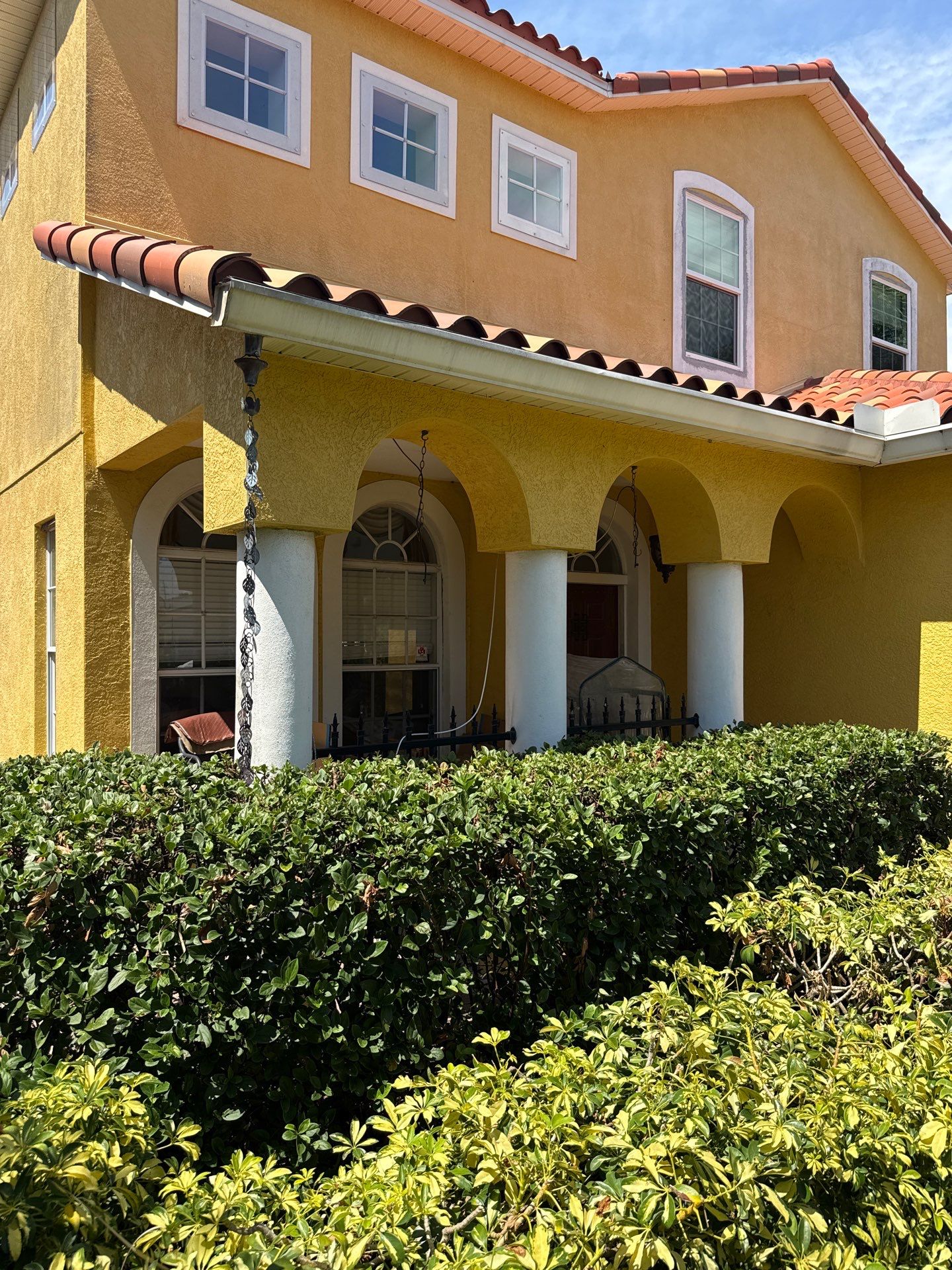 6 Inch Seamless Gutters using Gutter Guards in Tampa FL by Gutter Professors