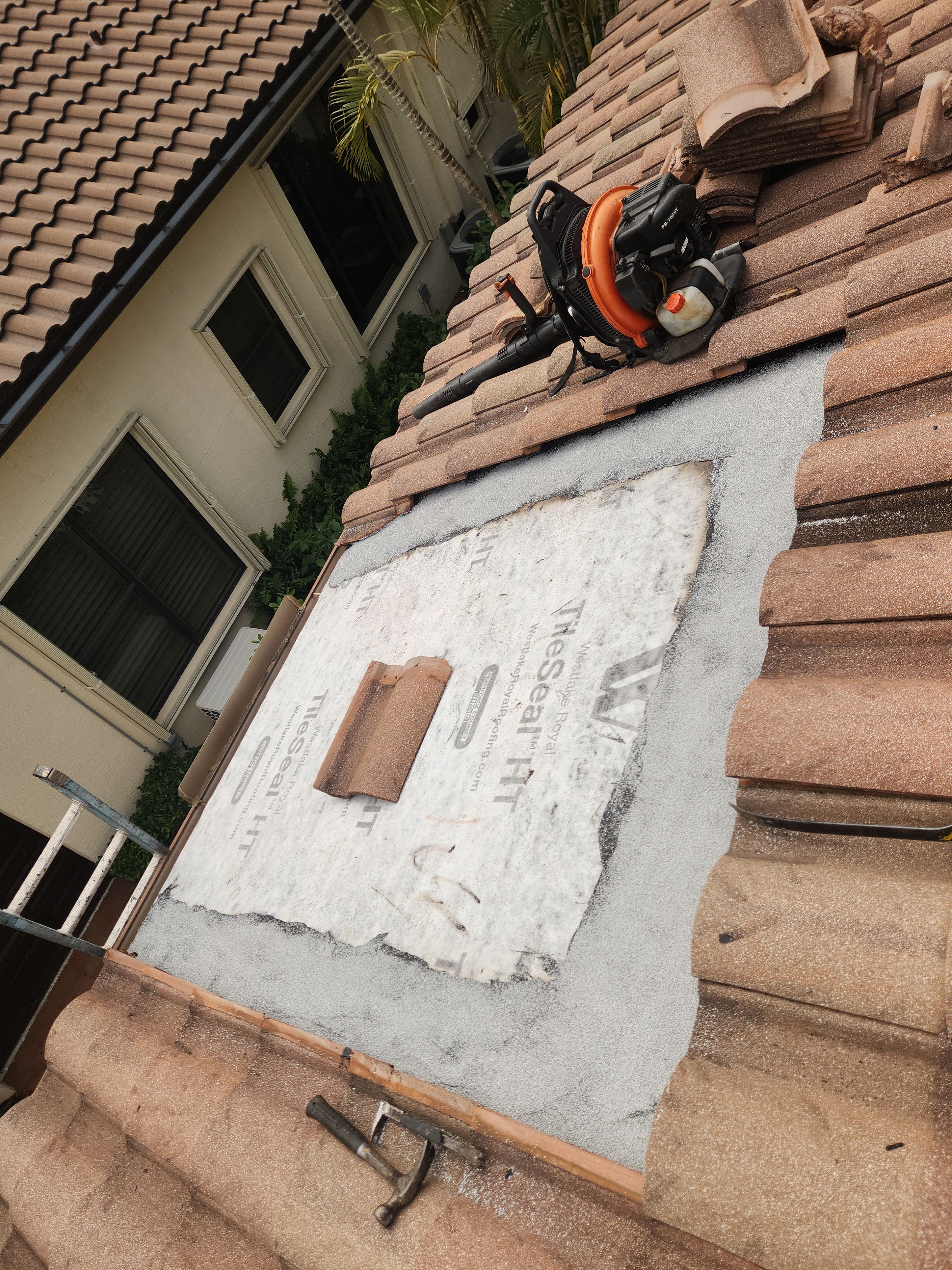 Expert Tile Roof Repair in Palm Beach Gardens – Durable & Weatherproof Solution by Aastro Roofing