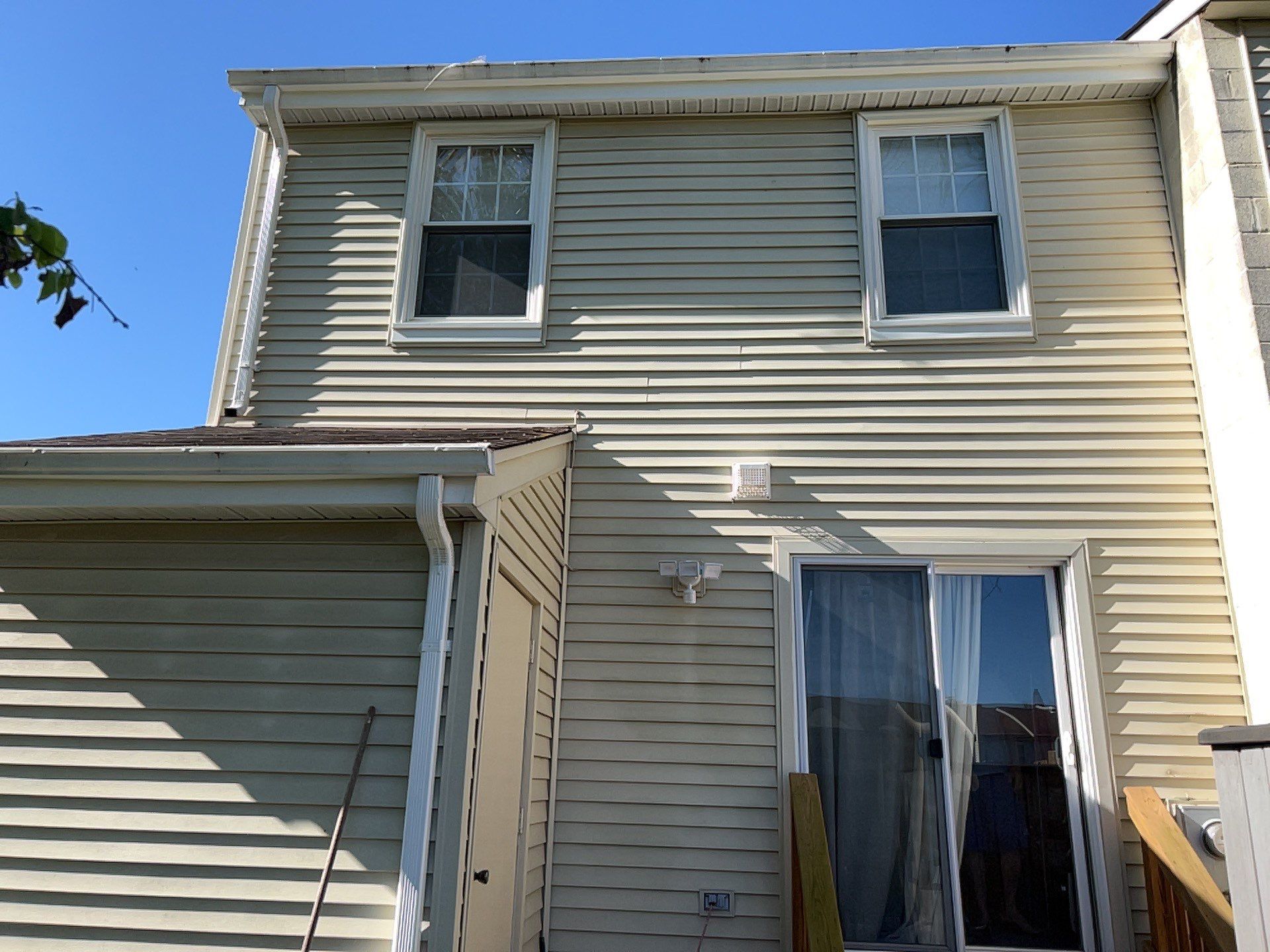 Centreville: CertainTeed Monogram Siding in Sandstone Beige by RM Banning, Inc.