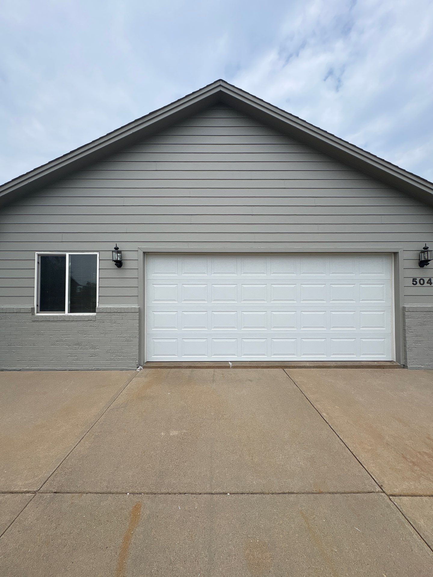 Full Exterior Painting and Siding Refresh in Hartford by Select Painting, Coatings & Garage Cabinets