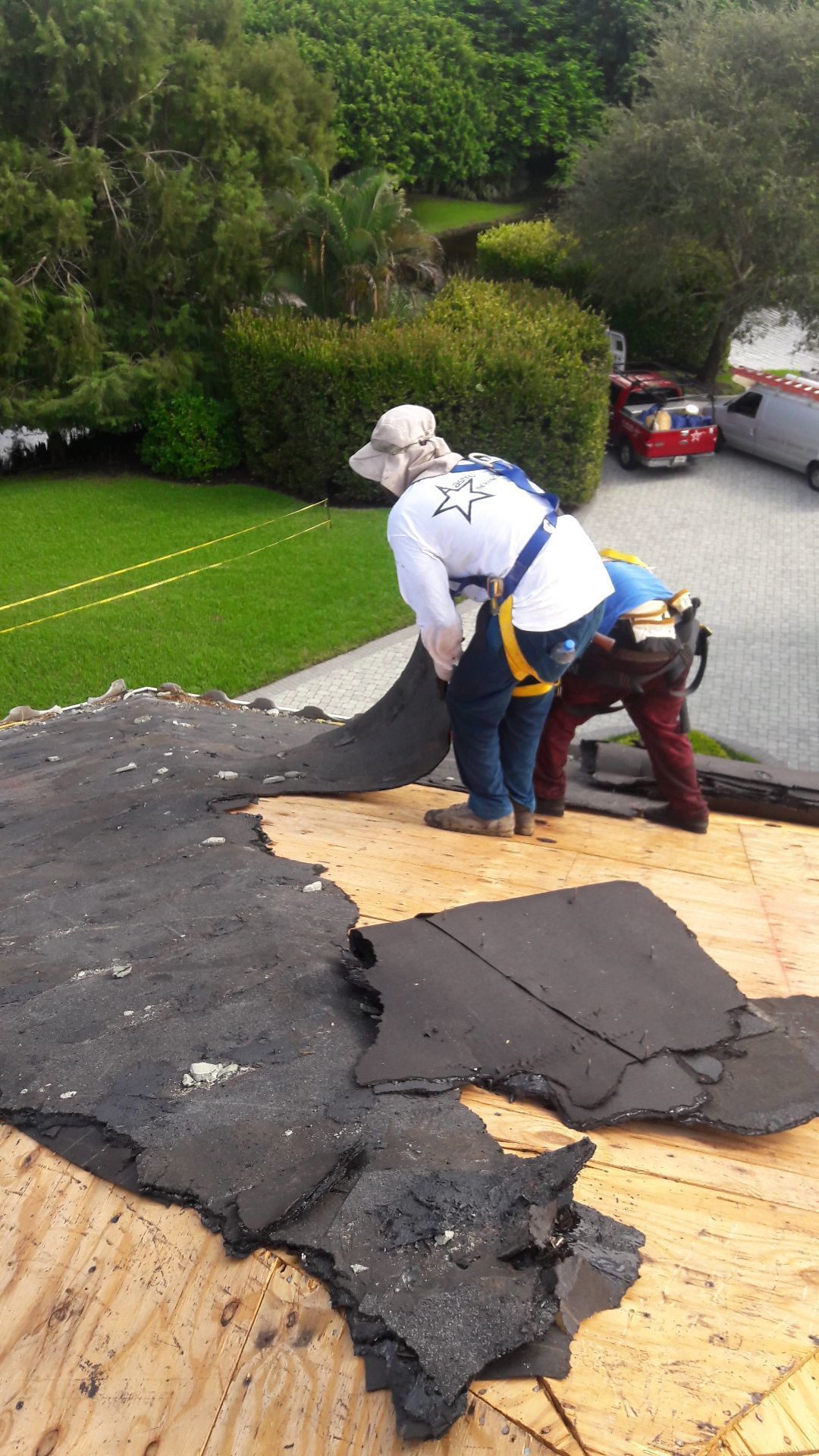 New Tile Roof Installation in Boca Raton ā Elegant, Durable & Hurricane-Resistant by Aastro Roofing