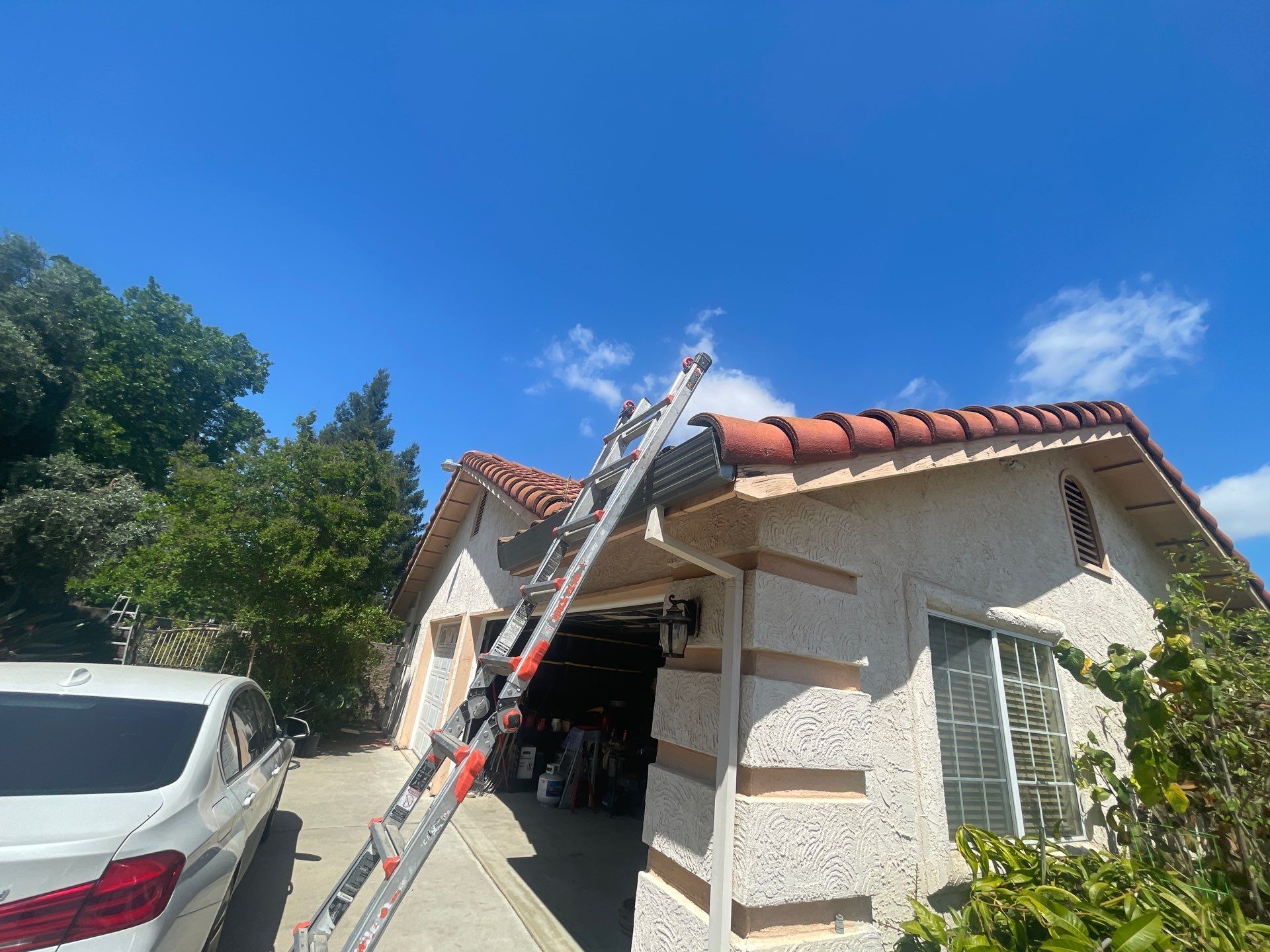 Presidential shingle roof by Straight Edge Roofing Inc