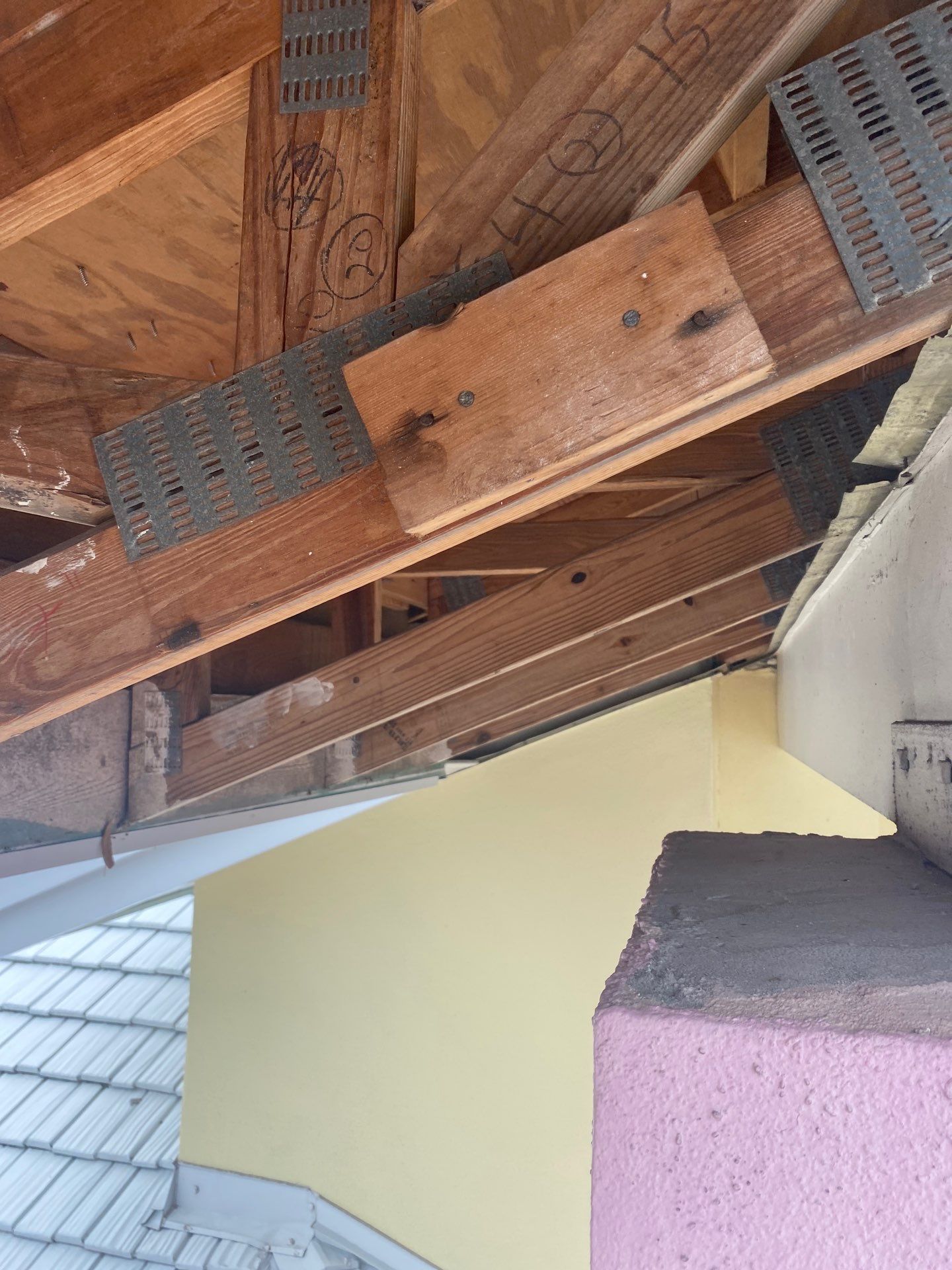 Soffit and Fascia Installation in Bradenton FL by Gutter Professors