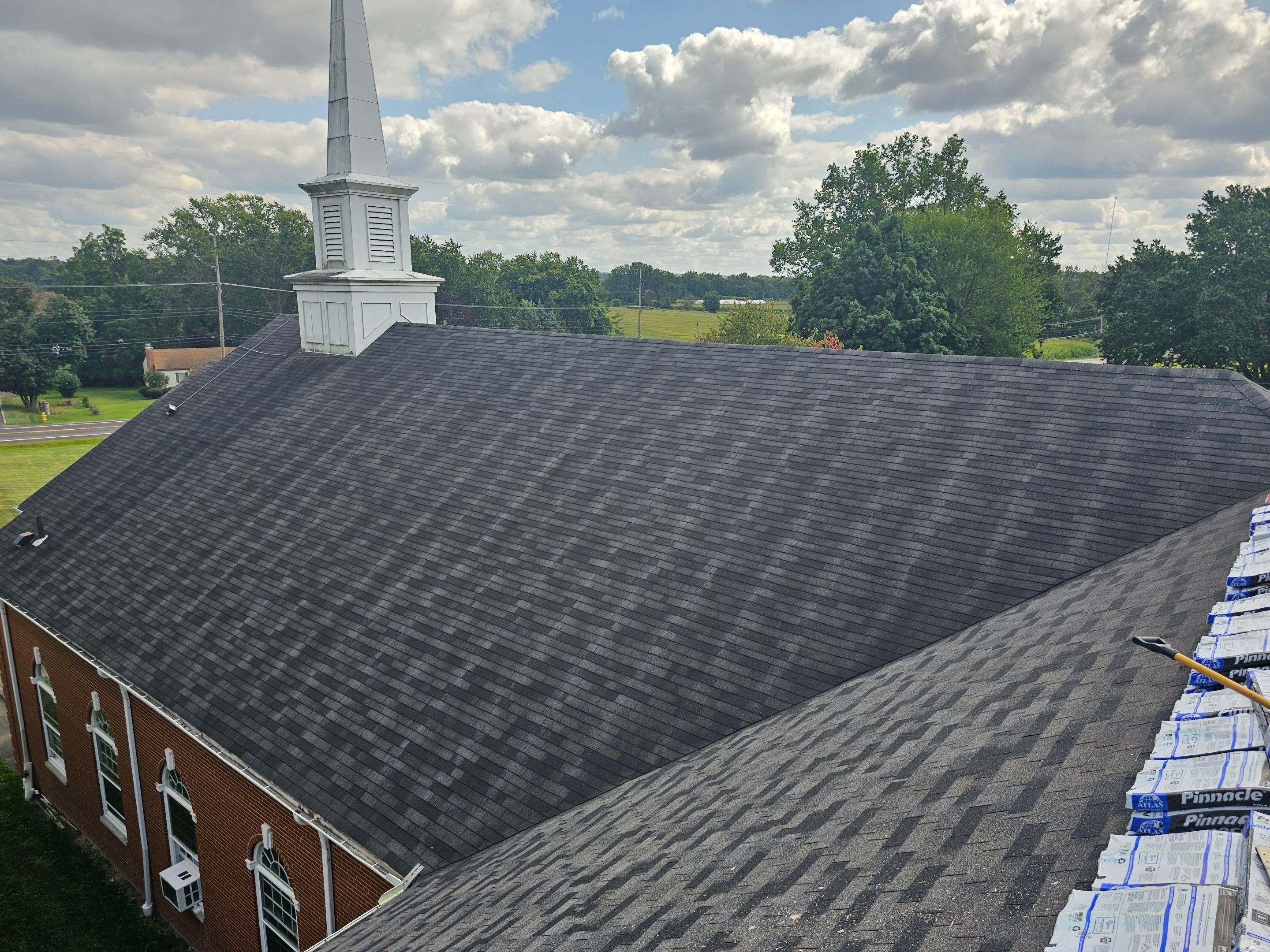 ATLAS PINNACLE COLOR: BLACK PRISTINE by Eagle Eye Roofing