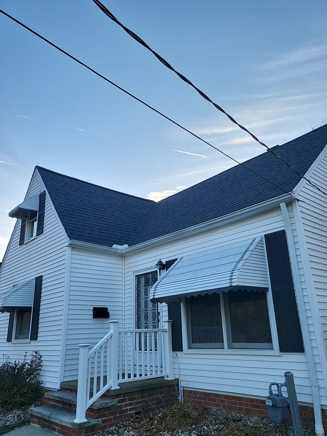 ATLAS PINNACLE COLOR: BLACK SHADOW DRIP EDGE: WHITE by Eagle Eye Roofing