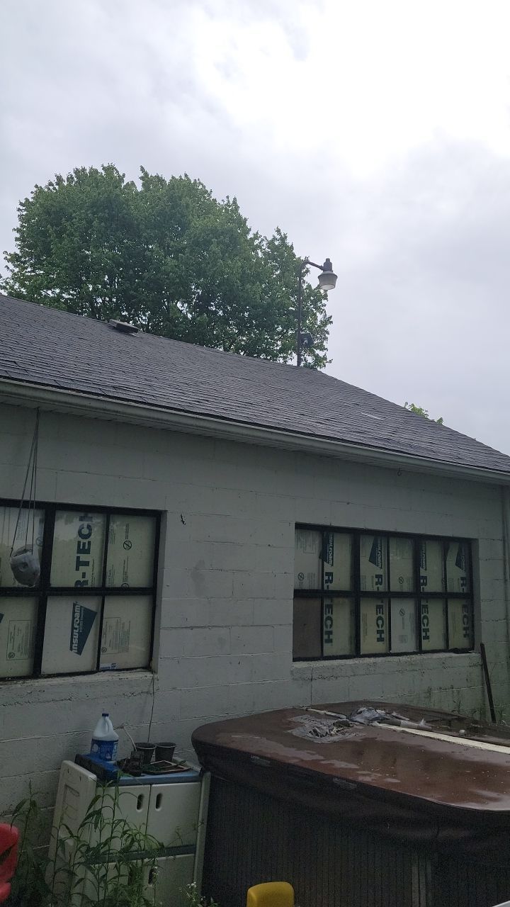 ATLAS PINNACLE COLOR: HEARTHSTONE DRIP EDGE: WHITE by Eagle Eye Roofing