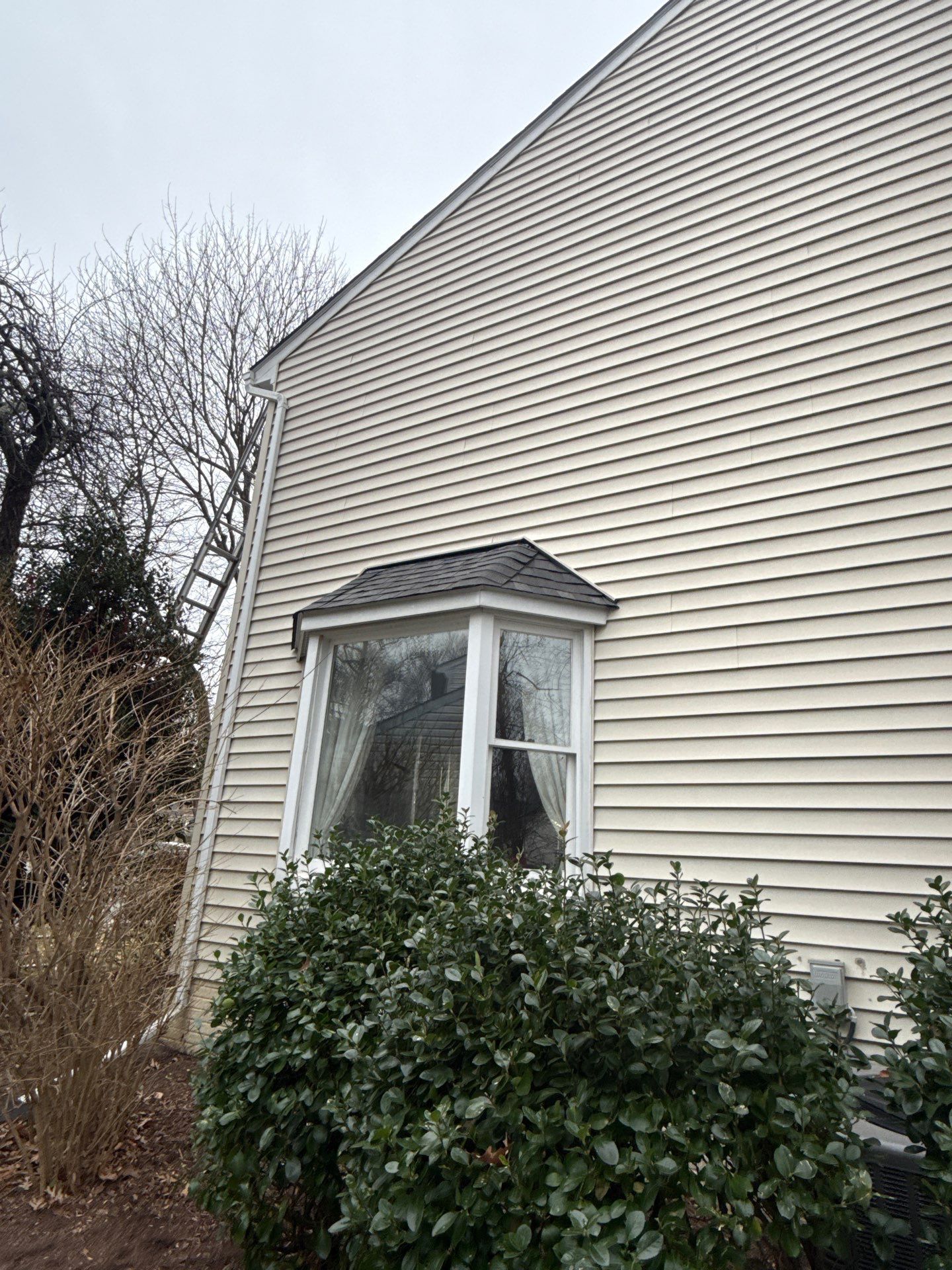 Fairfax Station :Residential Roof Replacement with CertainTeed Landmark Pro in Max Def Drift Wood by RM Banning, Inc.