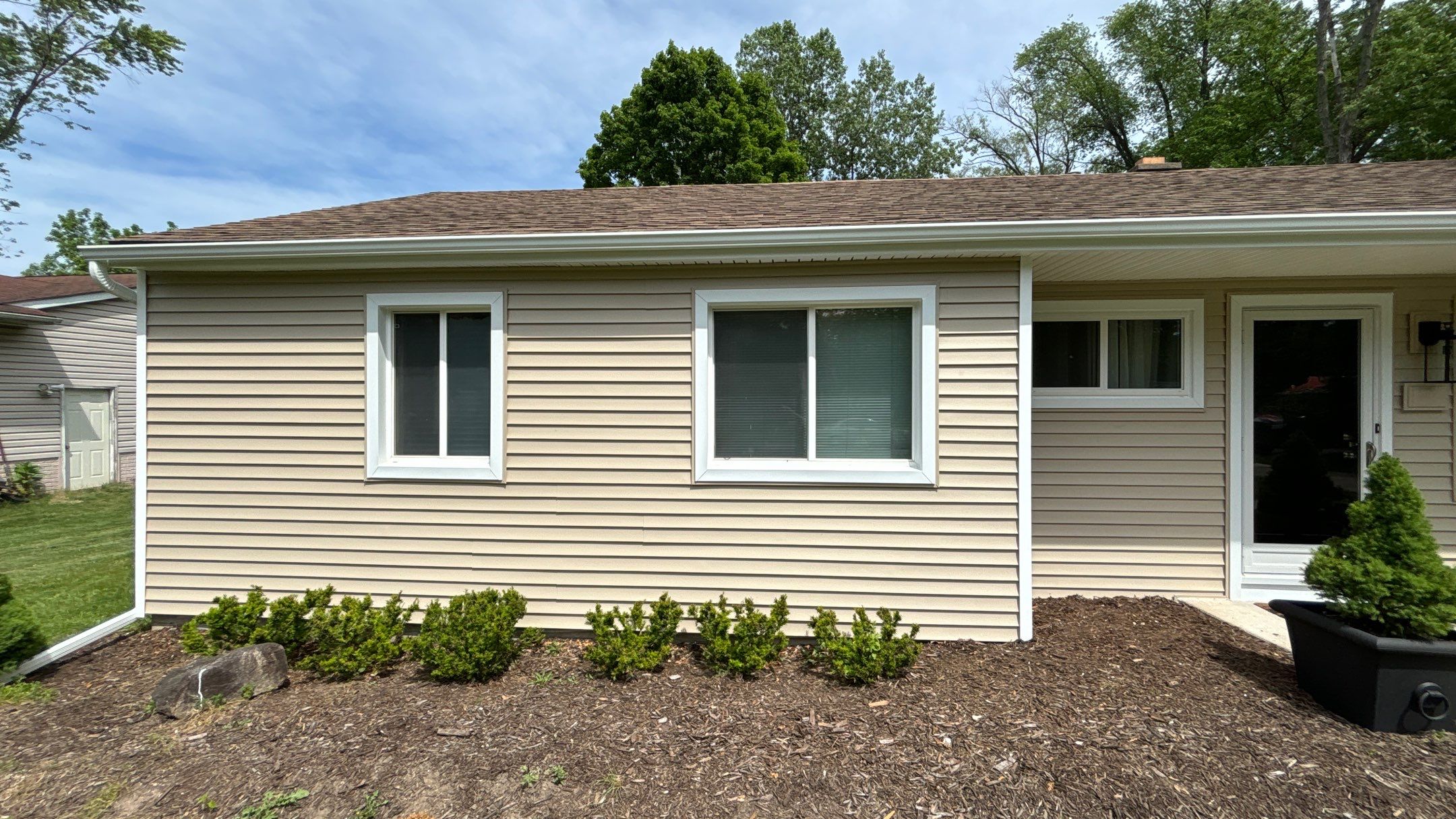 Siding Replacement using Certainteed Classic Restoration D4 by 180 Contractors