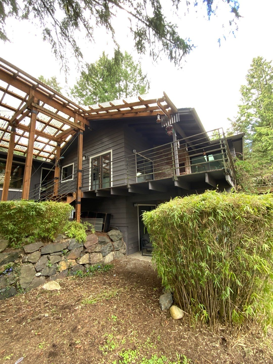 Simple Traditional Deck by Alki deck builders 