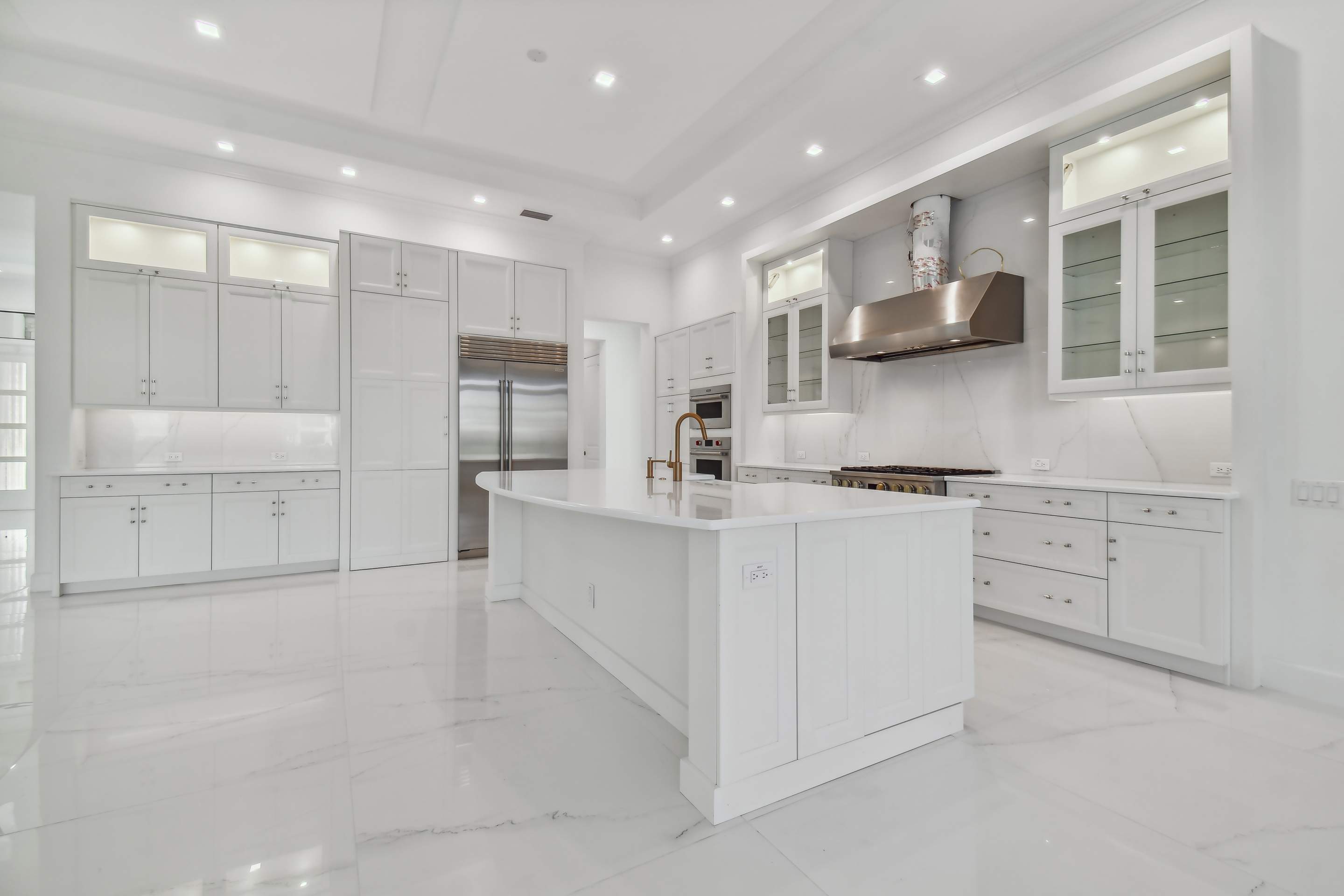 Laguna 1529B by Lyons Heritage Tampa, LLC