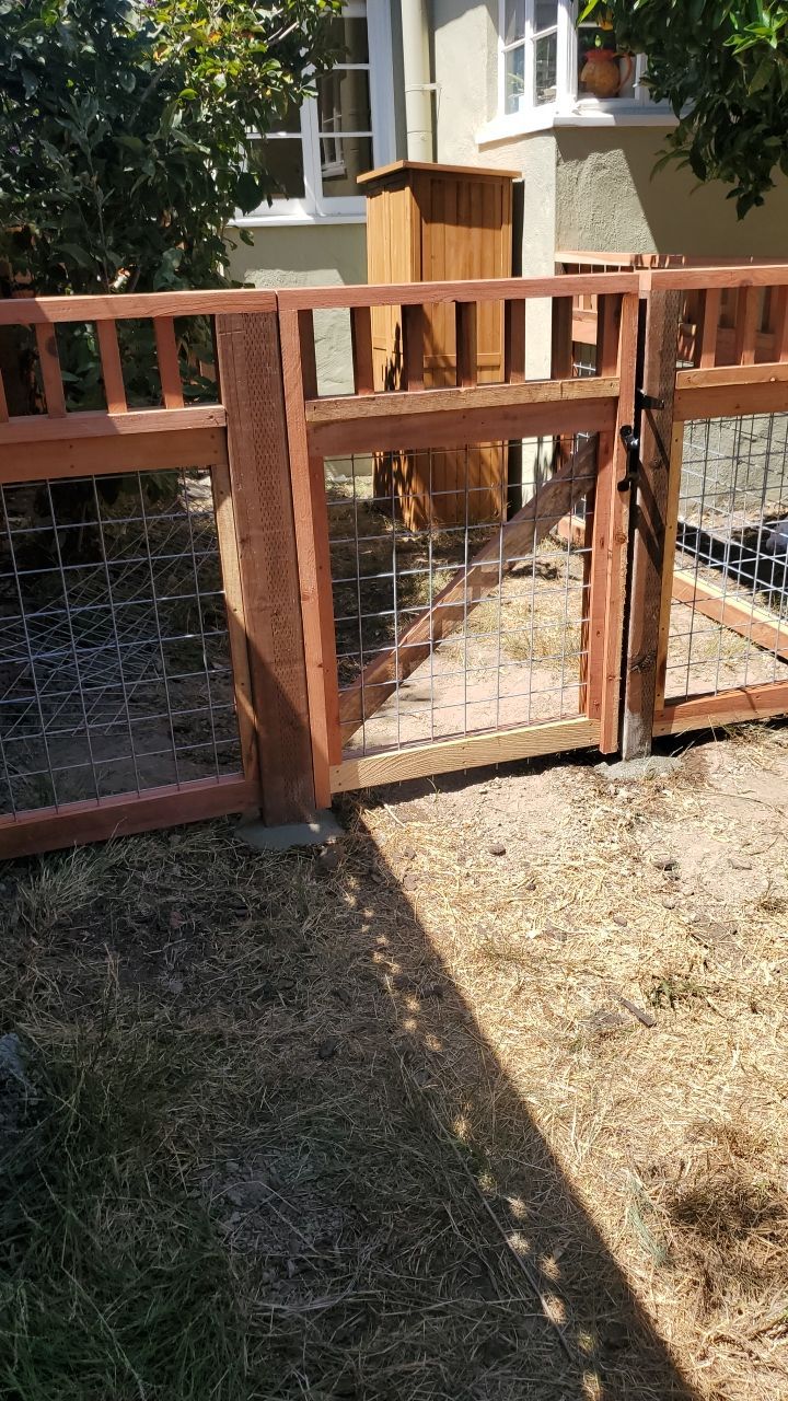 Hog Wire with 1' (2x4, 2x6 Cap) by Fremont Fence Inc
