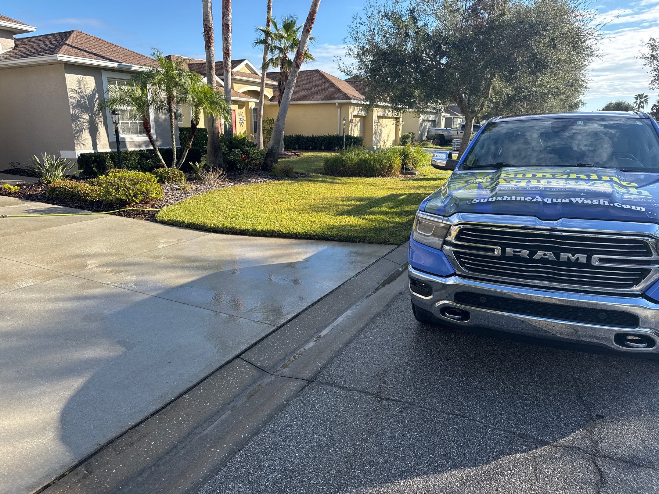 Driveway & Lanai Cleaning in Lexington Community, Parrish, FL | Sunshine AquaWash by Sunshine AquaWash