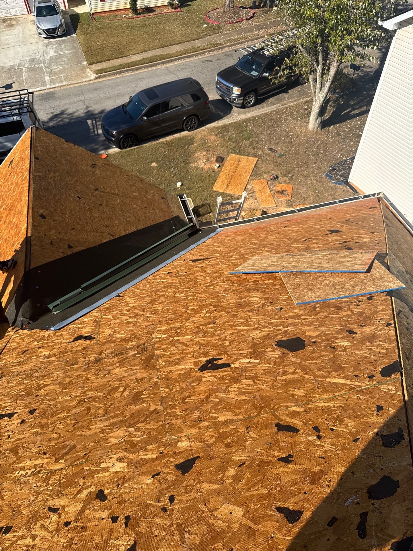 IKO Cambridge - Charcoal Gray by Elite Roofing LLC
