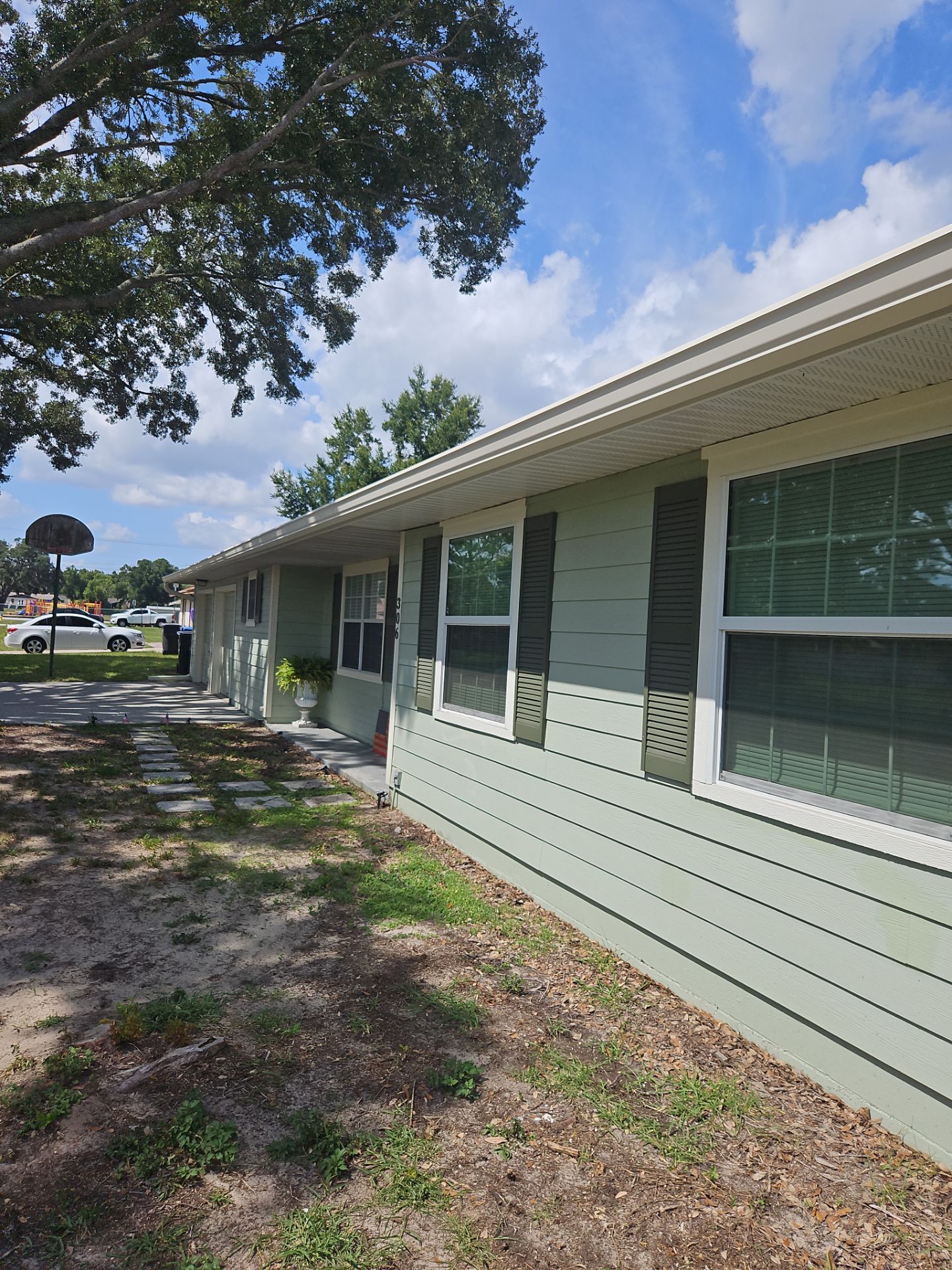 6-inch Cameo Gutters using K-Style Seamless Gutters in Saffner FL by Gutter Professors