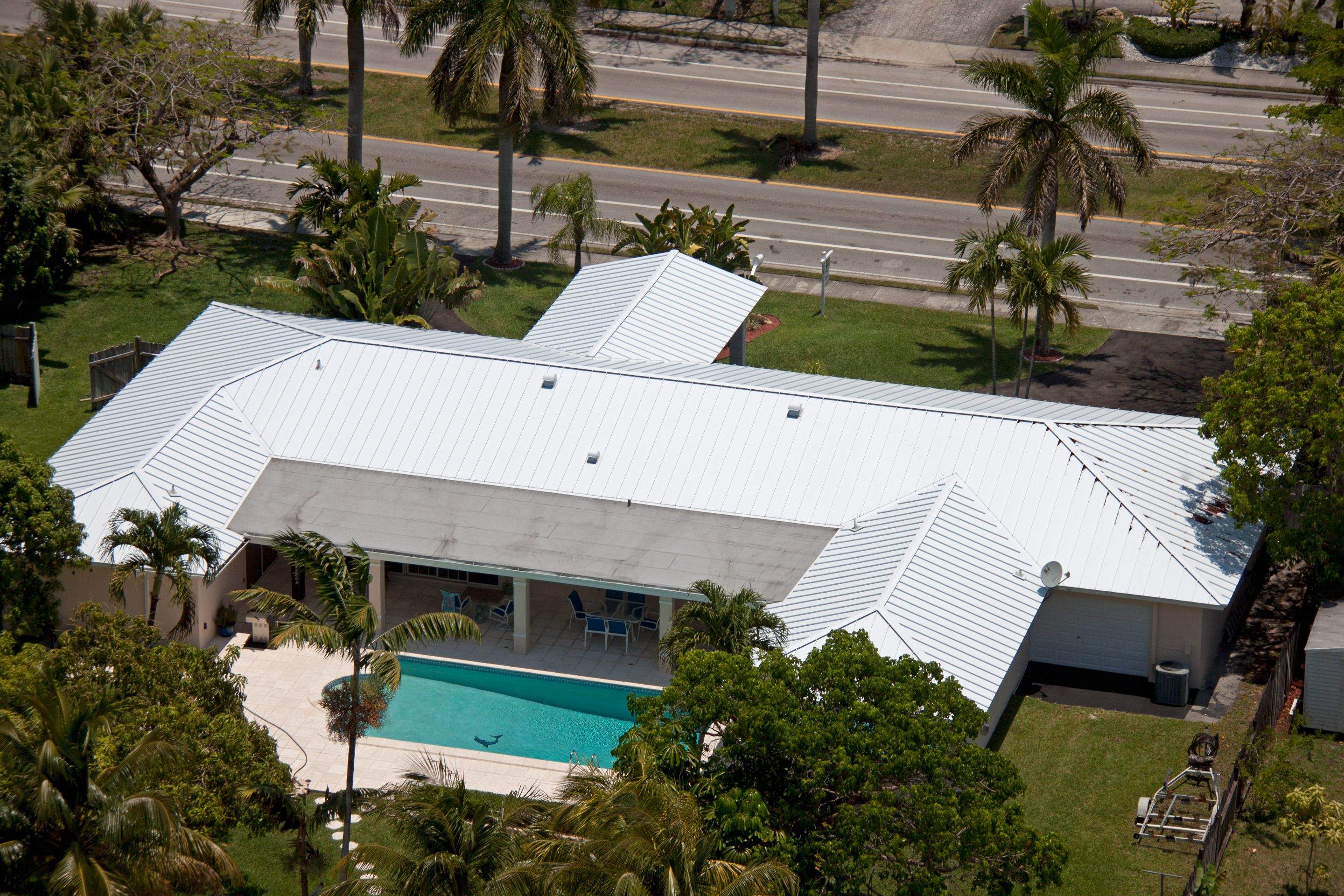 Metal Roof - Galvalume - Regal White by Istueta Roofing