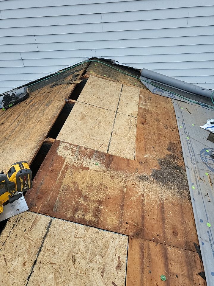 Betty K: Atlas Pinnacle, Color, Copper Canyon, Drip Edge, Color, Royal Brown by Eagle Eye Roofing