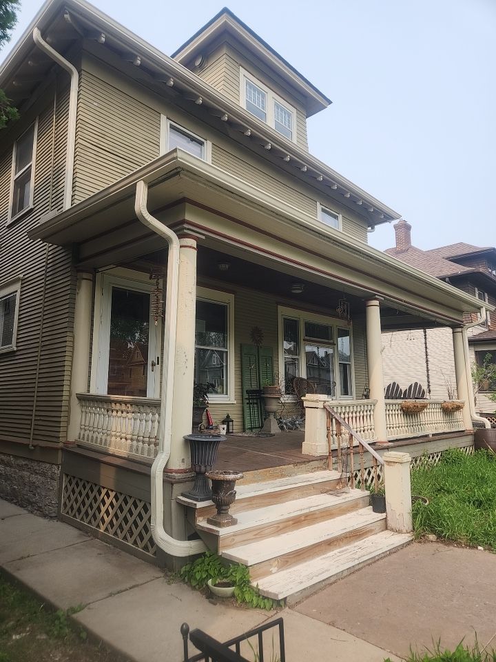 5" Gutters in St. Paul by Next Level Seamless Gutters / Exteriors Inc.