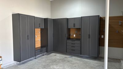 Mark S. chose Global Pine slotwall with his Pewter cabinets. 