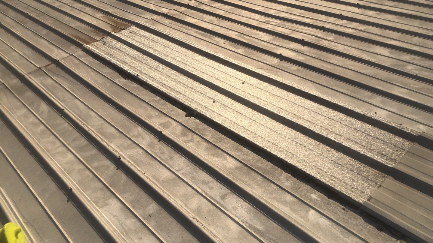 MR Roofing system using Conklin Benchmark/PUMA XL fabric and coating by Straight Edge Roofing Inc