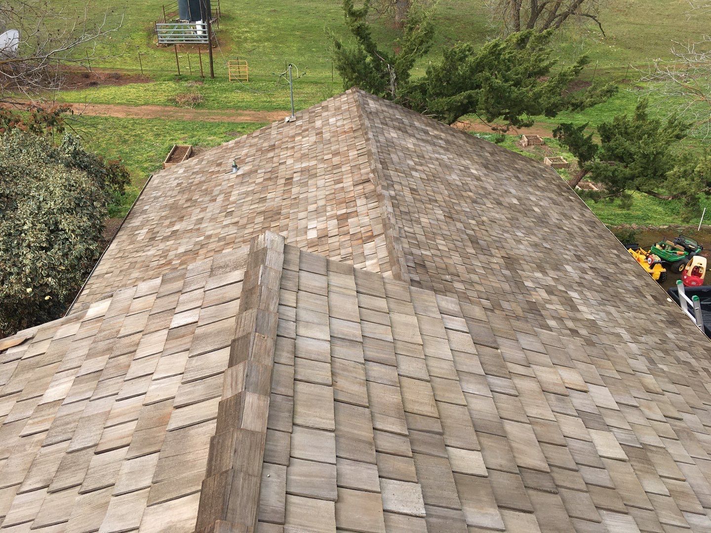 Residential Roofing Installation using Standing seam metal roofing system by Straight Edge Roofing Inc