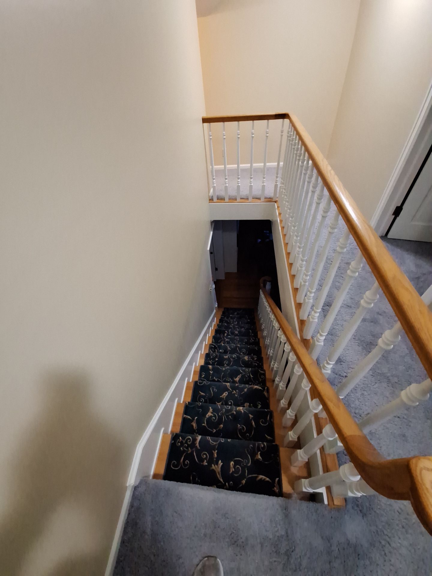Comprehensive Interior Painting and Drywall Repairs for a North Muskegon Residence by Gordon Painting