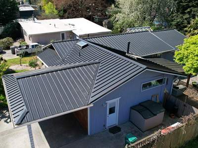 Residential Roofing Installation using Metal
