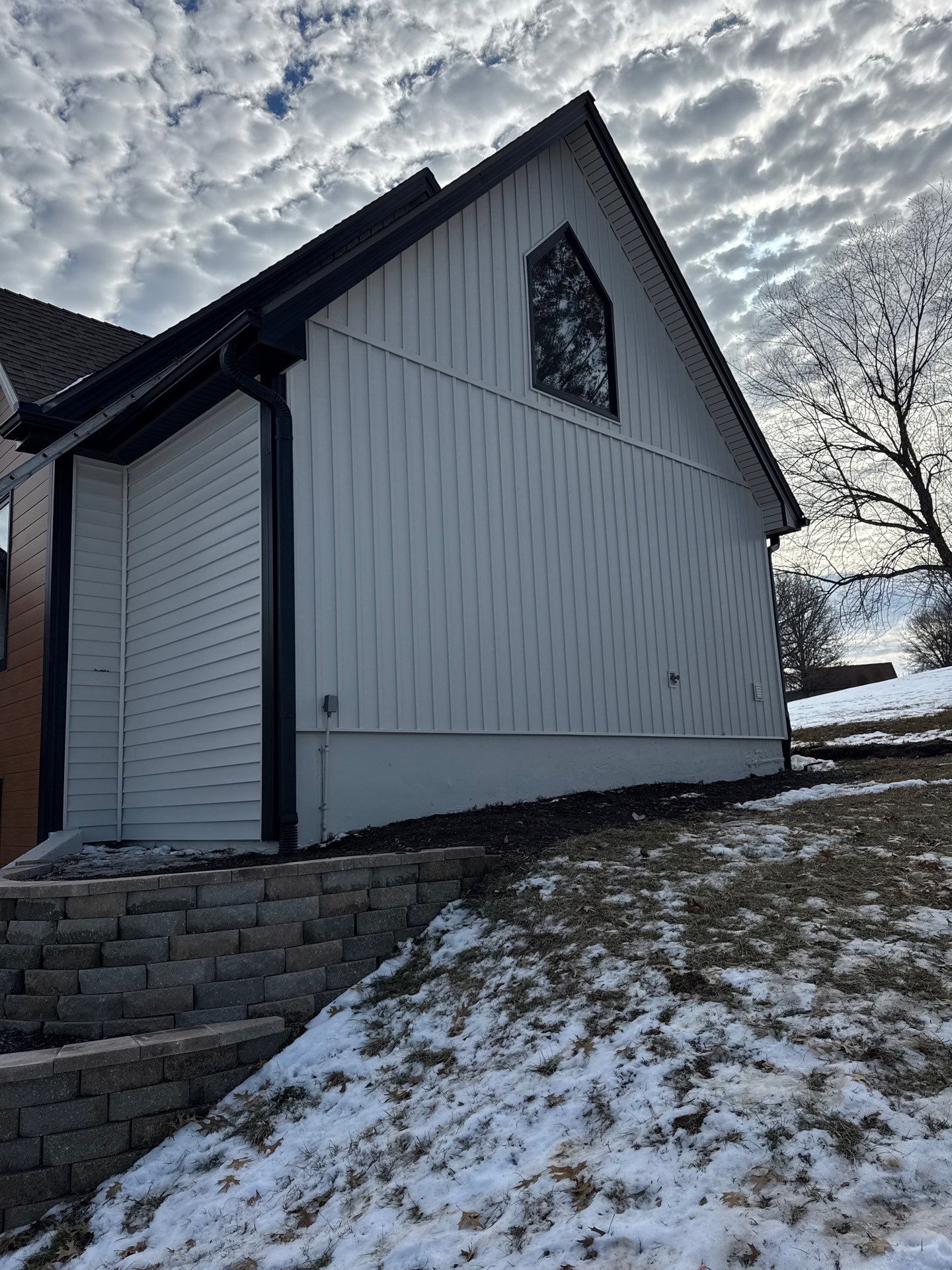 Craneboard Siding and Cedar Renditions Installation in Liberty Mo by EEC Windows, Siding & Roofing