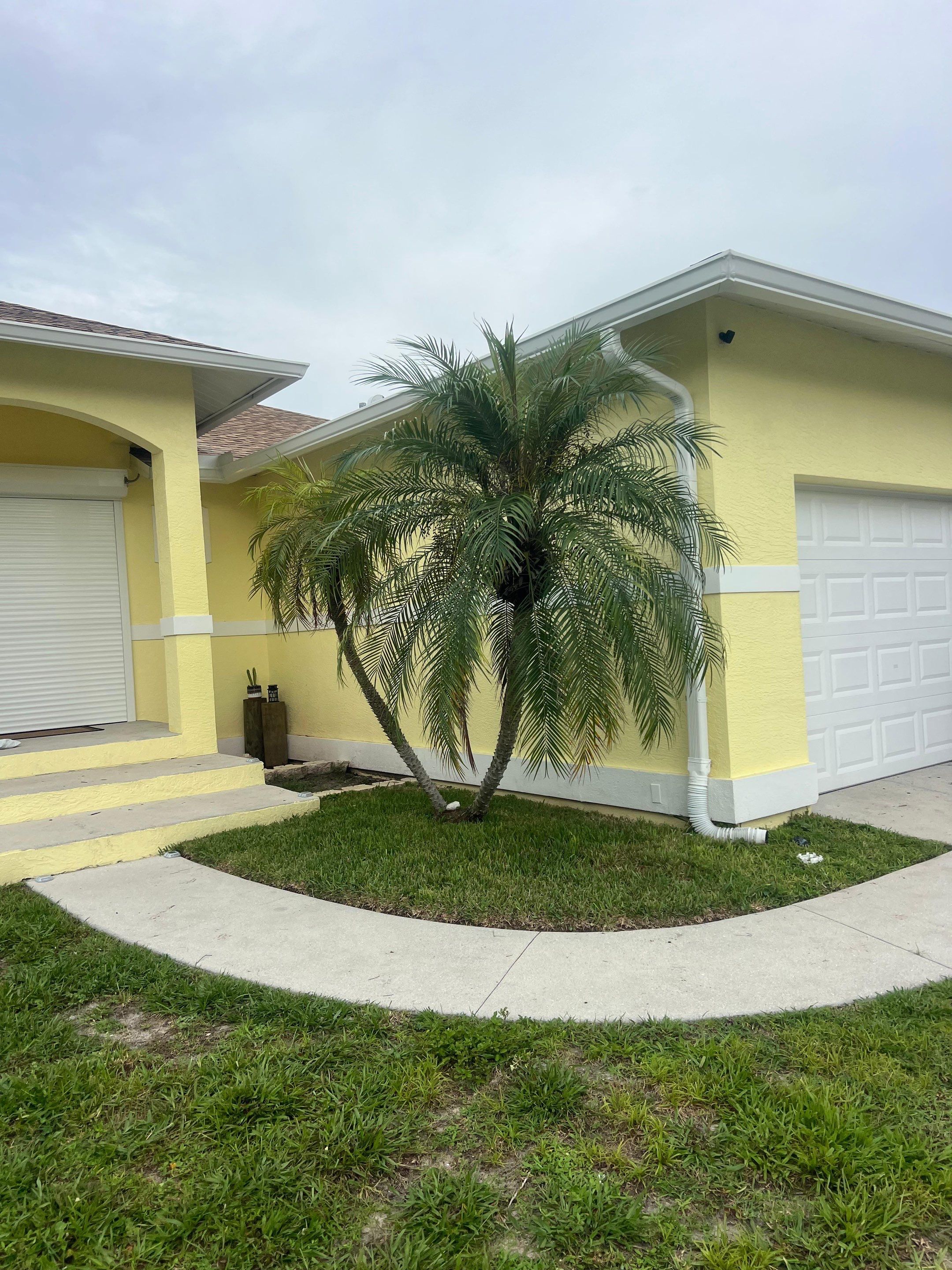 6-Inch Seamless Gutters in Fort Myers FL by Gutter Professors