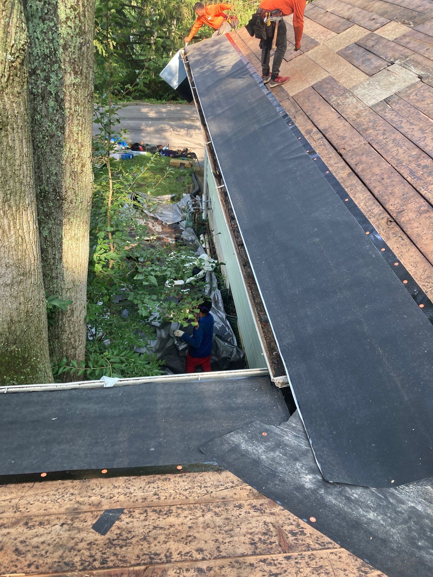 Residential Roofing Installation using GAF Timberline HDZ Fox Hollow Grey by Rainstoppers Roofing