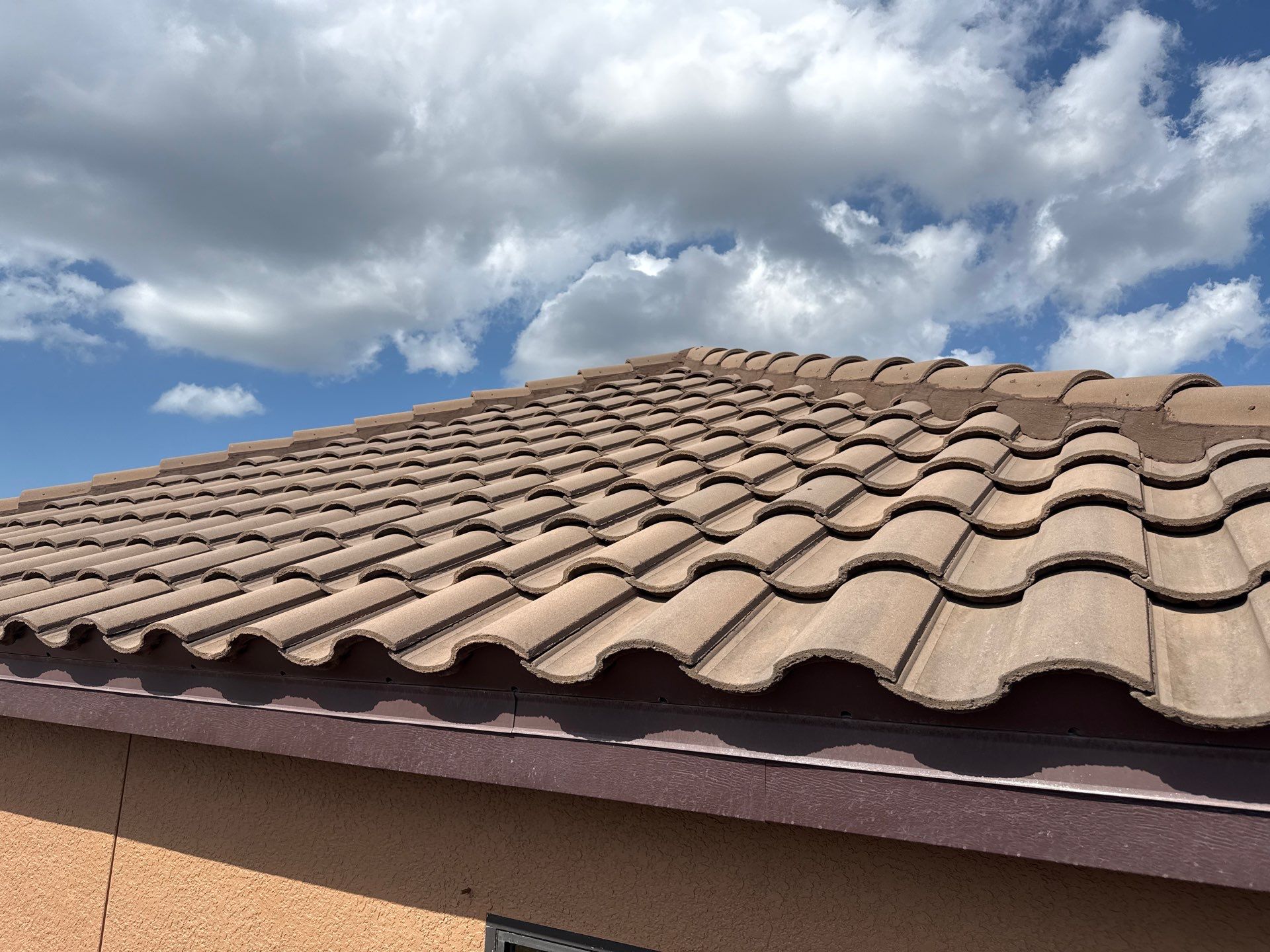 Tile Roof & Pool Deck Cleaning in Artisan Lakes Esplanade, Palmetto, FL – Sunshine AquaWash by Sunshine AquaWash