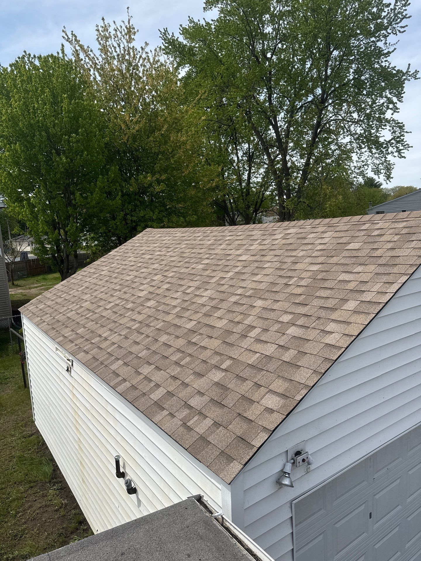 Full Roof Replacement in Springfield, MA – Owens Corning Duration, Sand Castle by JOHNNYS PRO