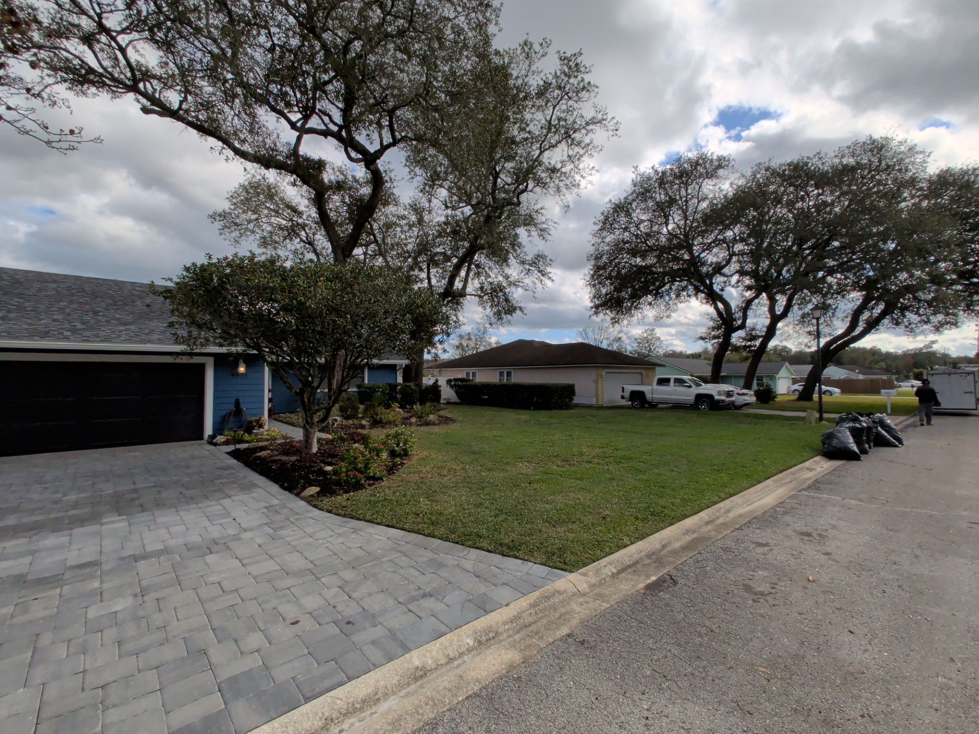 Flower Bed & Property Cleanup San Pablo area — Jacksonville Beaches, FL by Harmoni Home Services