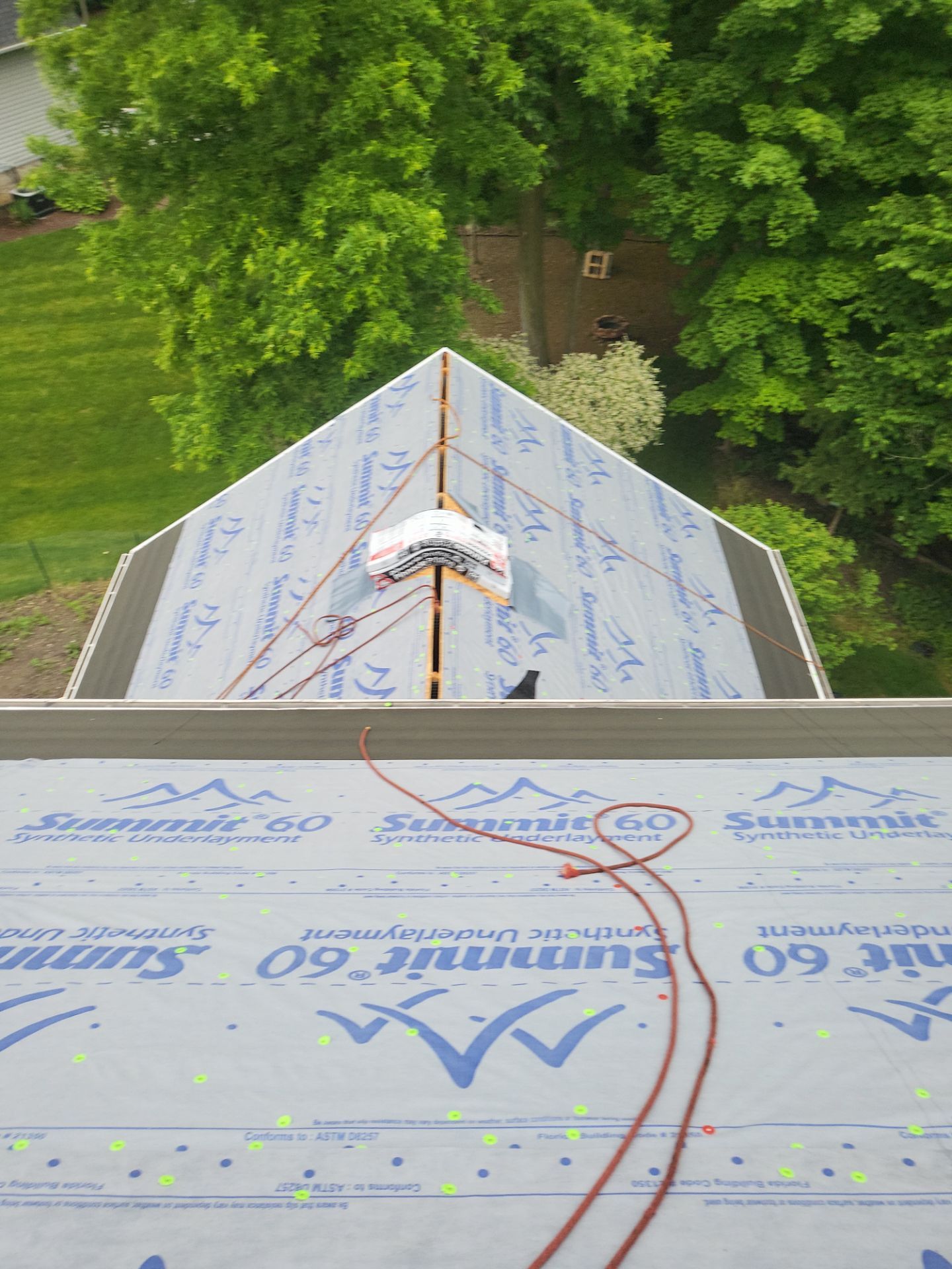 Atlas Pinnacle, Color, Black Shadow, Drip Edge, Color, White by Eagle Eye Roofing