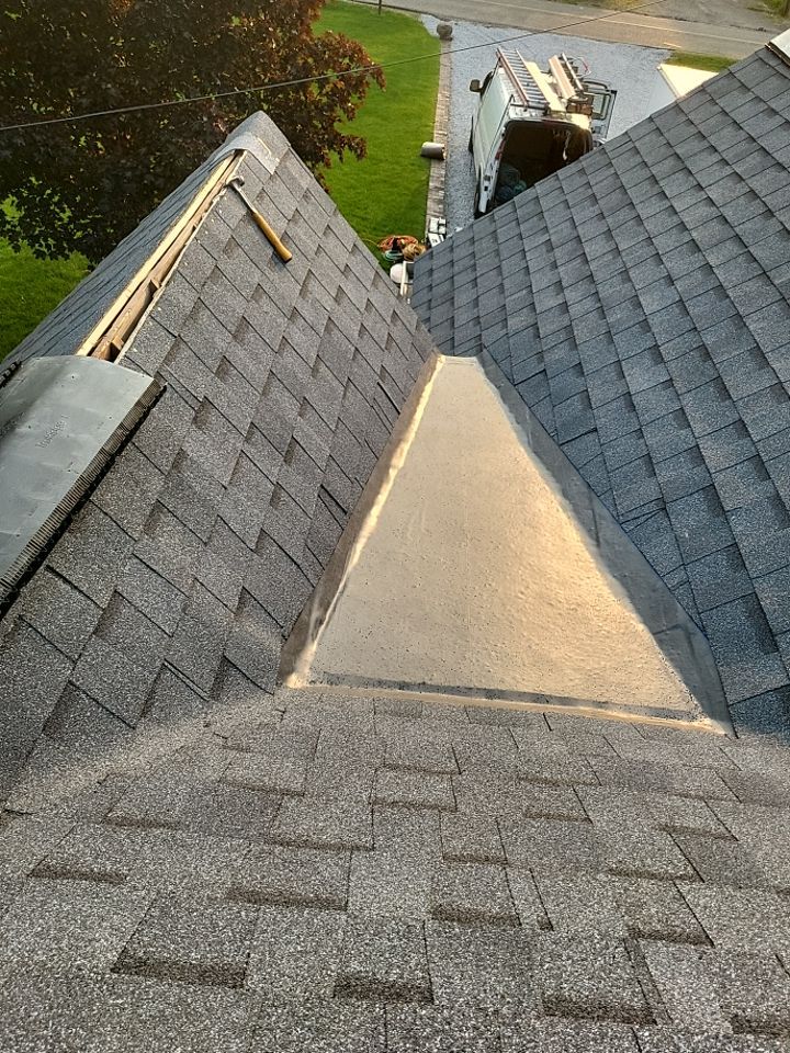 ATLAS PINNACLE COLOR: PEWTER by Eagle Eye Roofing