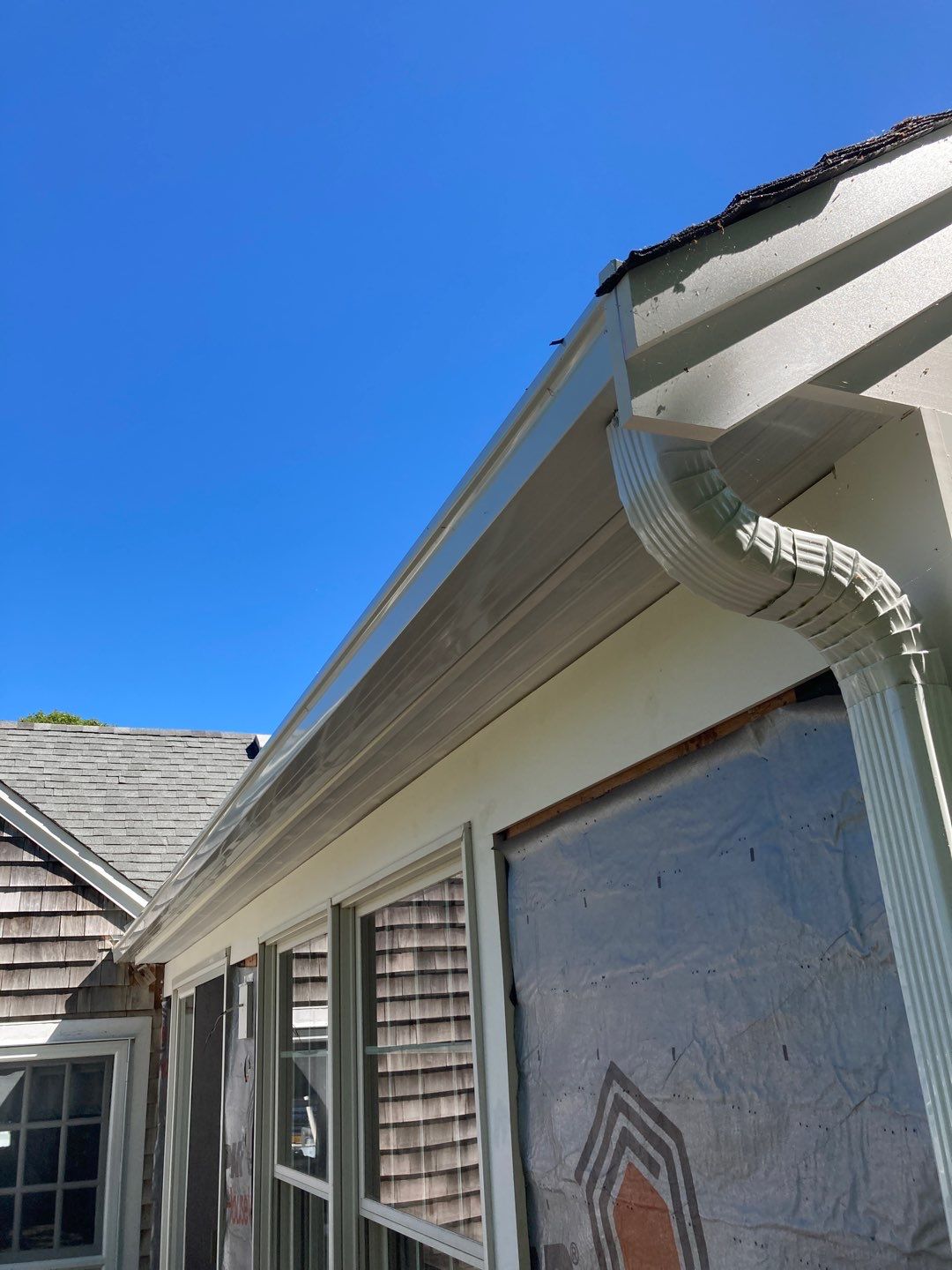 Gutter Installation using 5" Box Style Aluminum Gutter by Gutter Pro Enterprises
