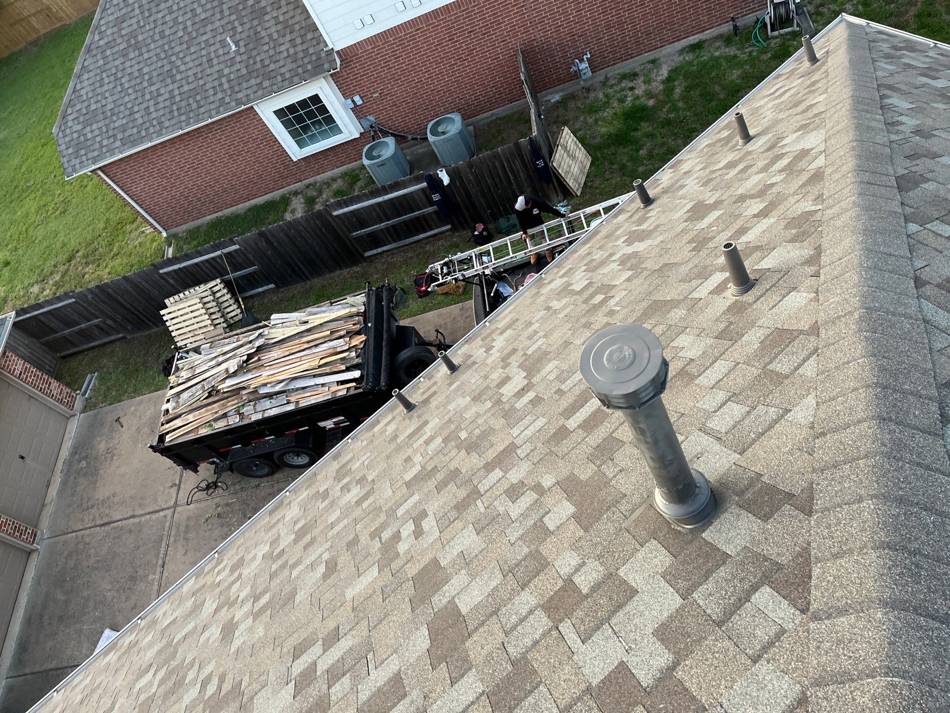 Residential Roofing Installation using Owen's Corning Duration (Lifetime) Shingles by Roof Repair Company