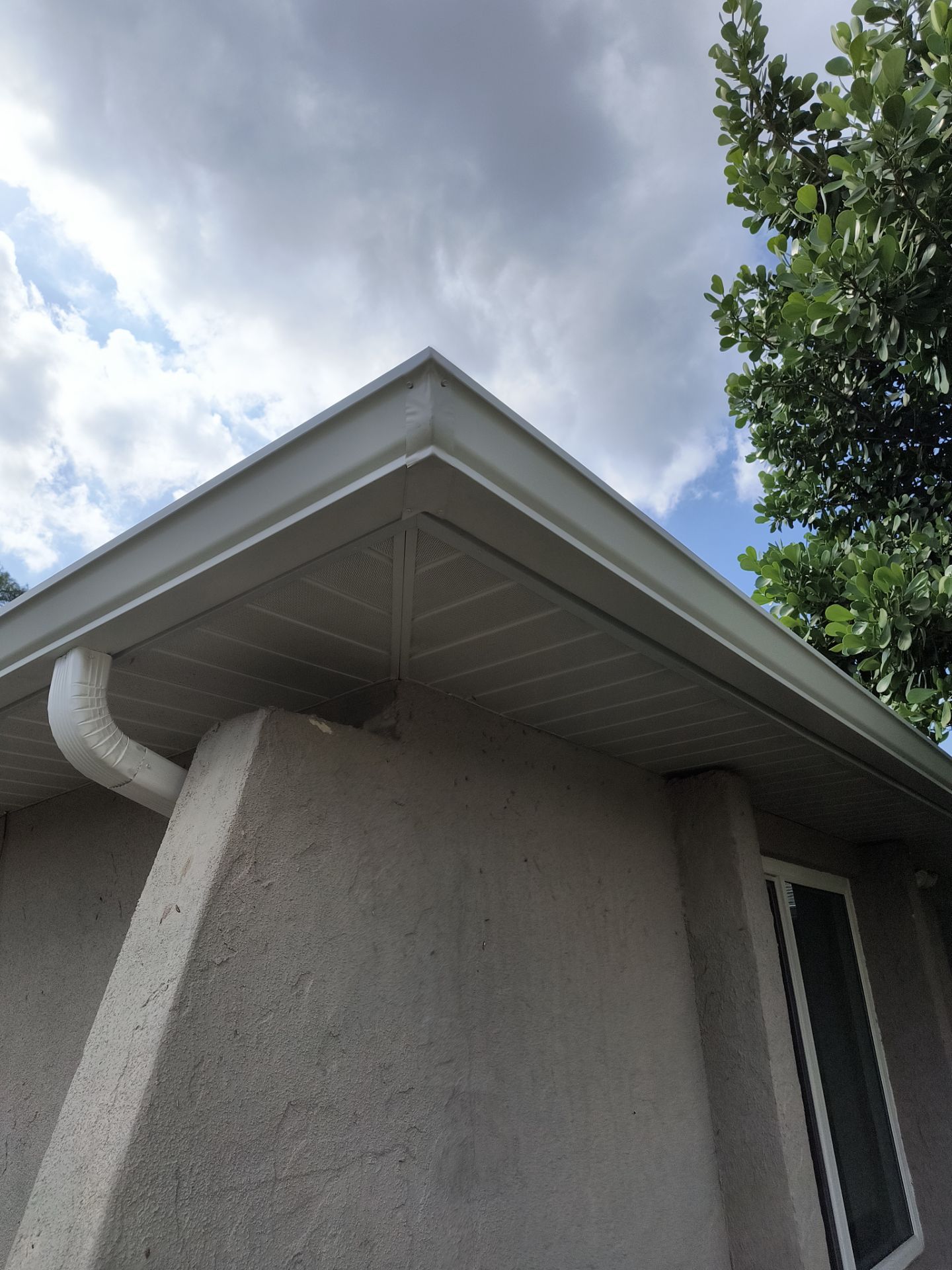 White 6-Inch Seamless Gutters in Sarasota FL by Gutter Professors