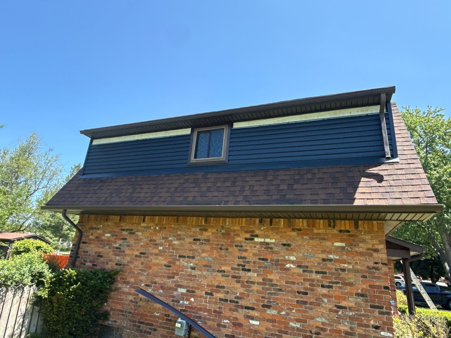 Siding Replacement using Alside Charter Oak D4.5" by 180 Contractors