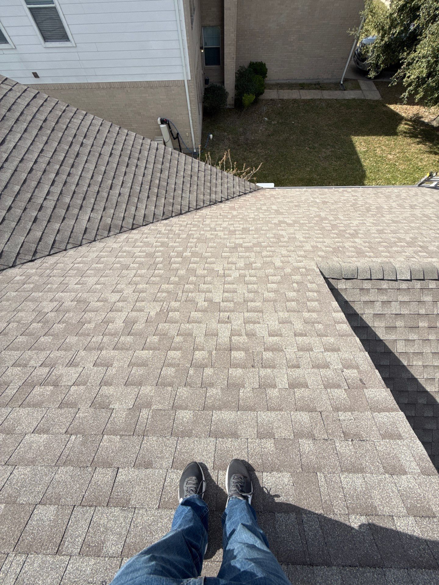 GAF Natural Shadow - Weathered Wood by Elite Roofing LLC