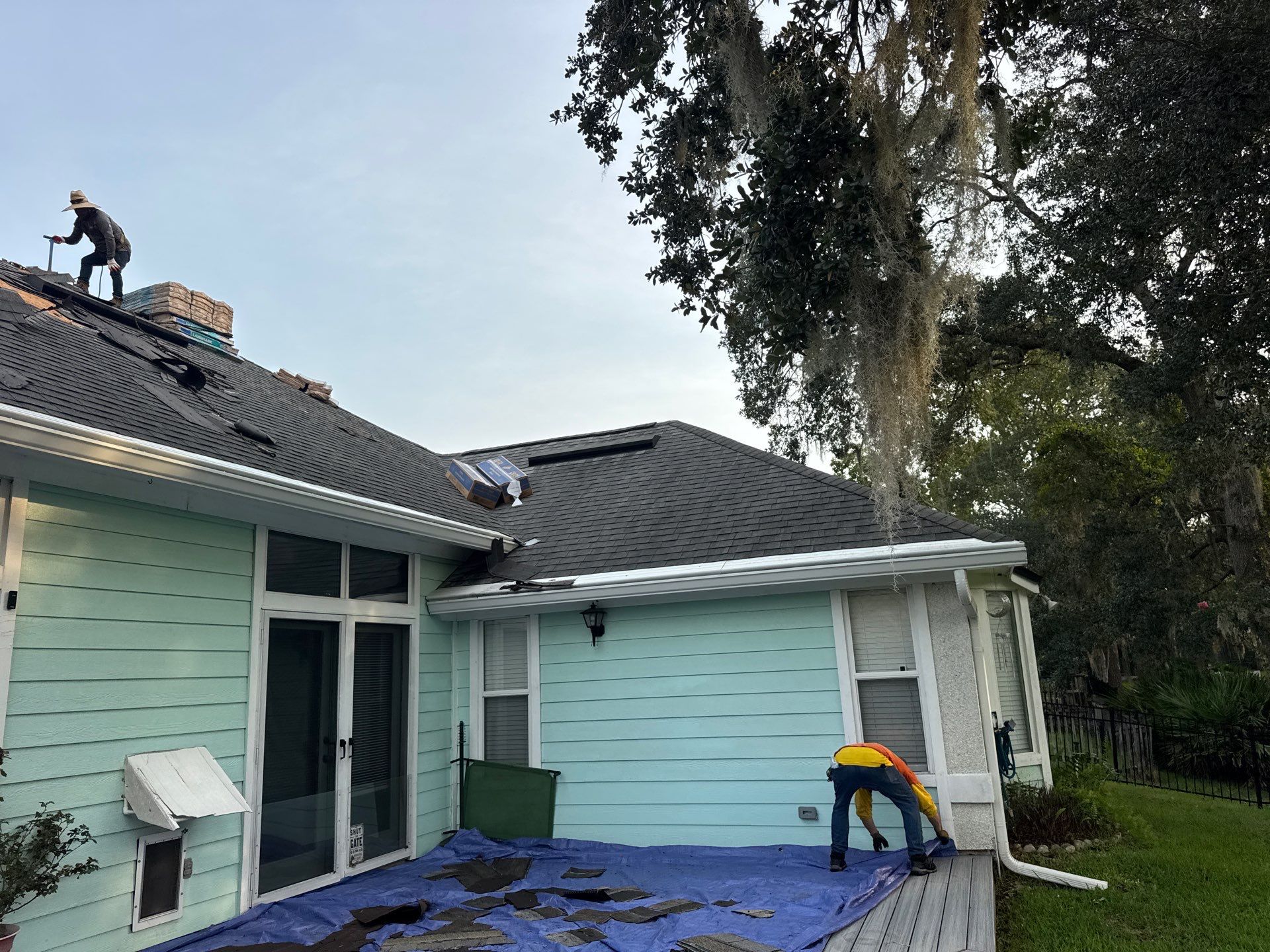 Gray Architectural Shingle Roof Replacement for Orange Park Residence by Avenue Roofing