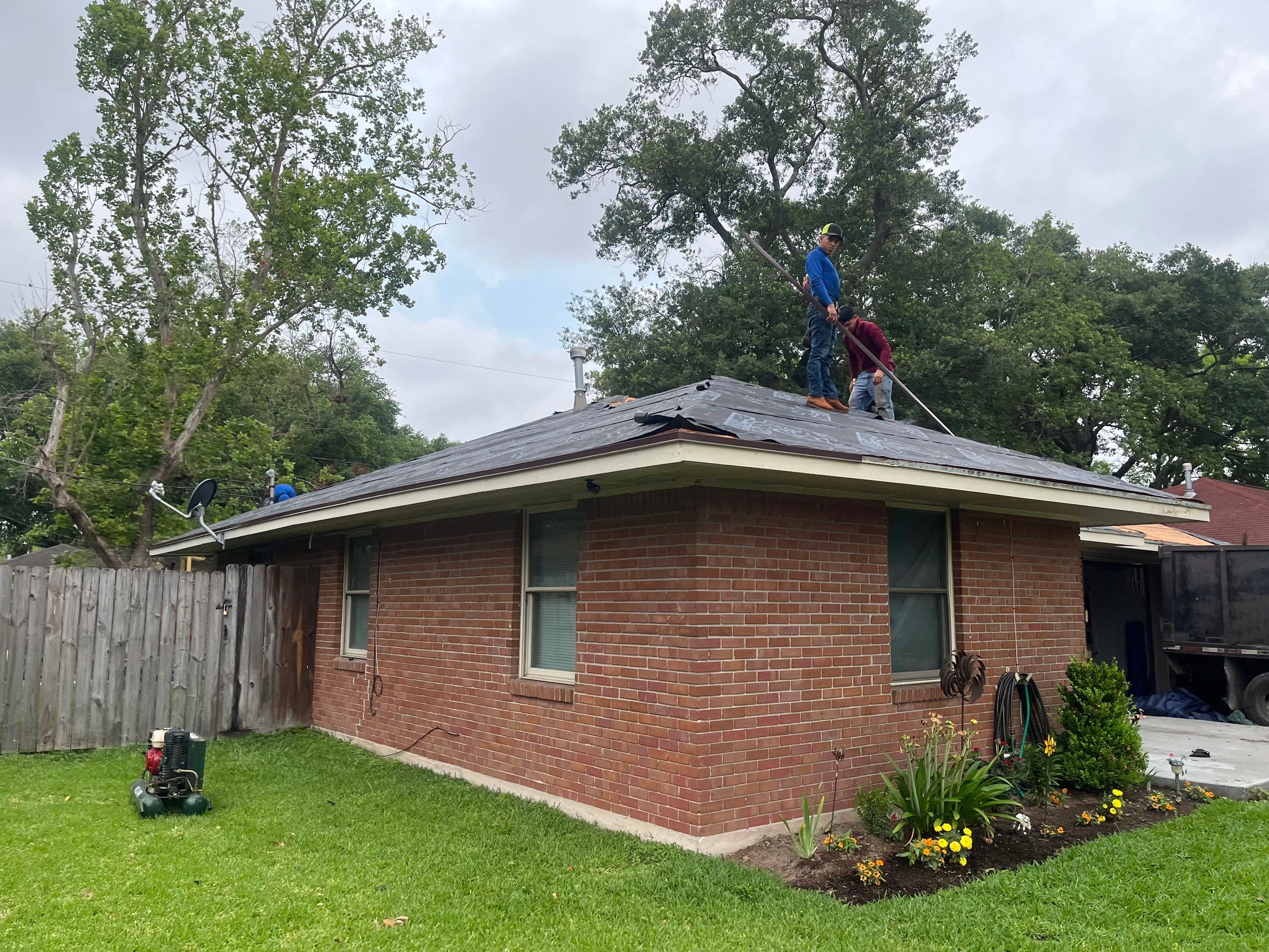 Residential Roofing Installation using Owen's Corning Duration by Roof Concepts Construction