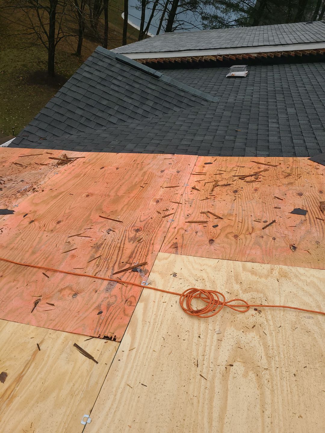 Vienna: Residential Roof Replacement with CertainTeed Landmark Pro in Max Def Weathered Wood by RM Banning, Inc.